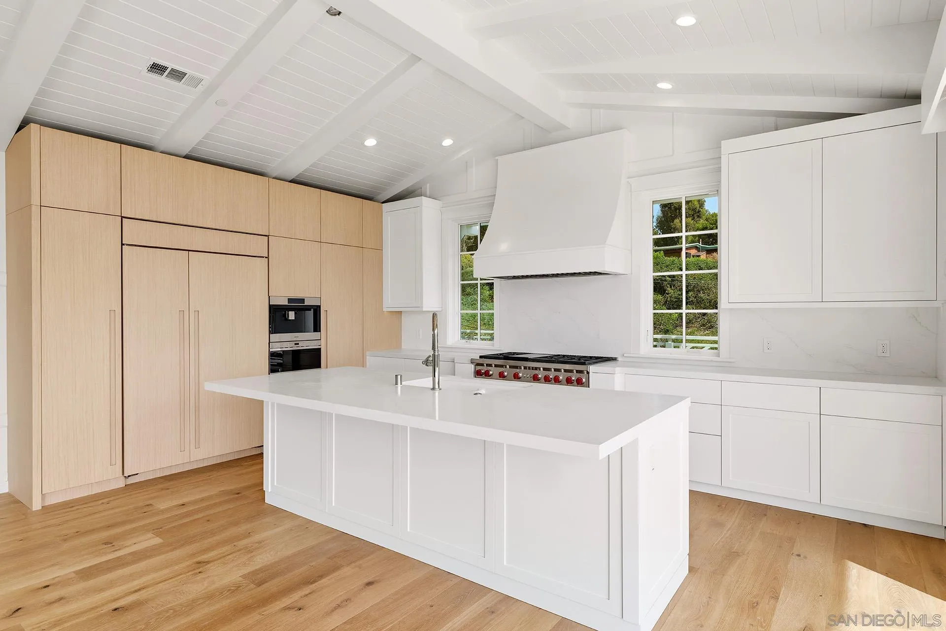 https://cdn.realtyfeed.com/cdn/127/260014180/8a5a332314e72fd6e442a8072a0995a1.webp