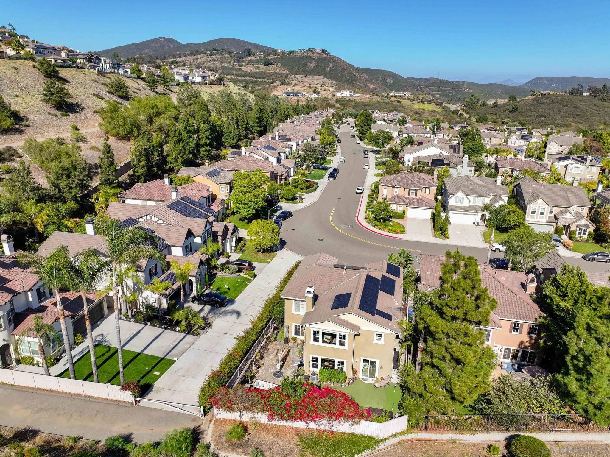 https://cdn.realtyfeed.com/cdn/127/260014184/3bf740235a25af4a096548cfb2bfa72d.webp