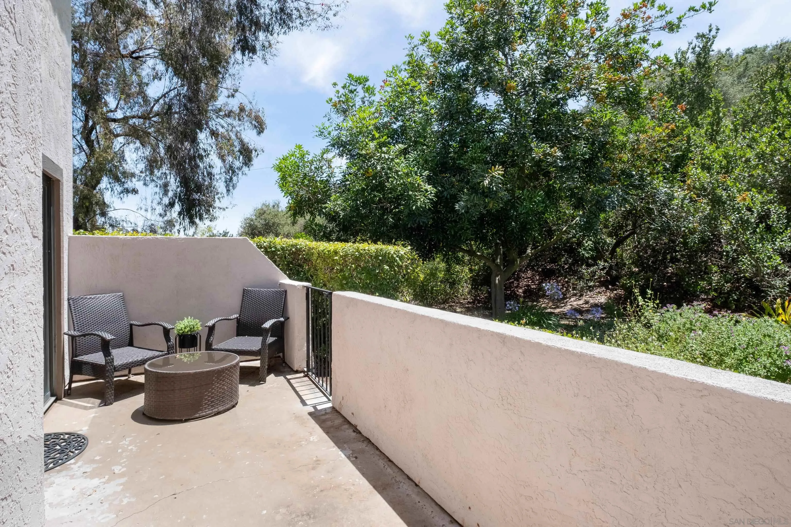https://cdn.realtyfeed.com/cdn/127/260014185/c677fbc3c8229cc6cb74cff79d750aa2.webp