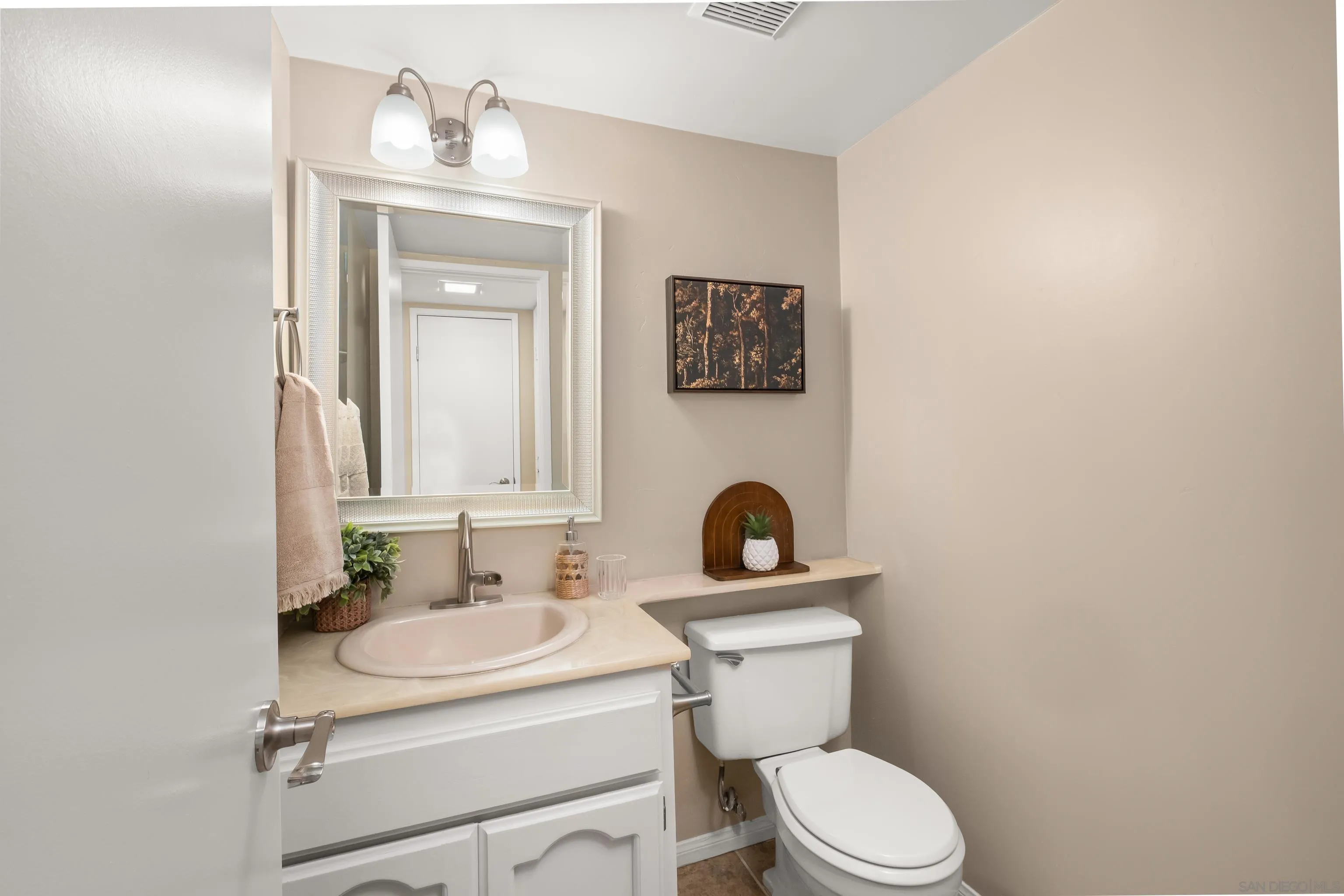 https://cdn.realtyfeed.com/cdn/127/260014185/d92ee8b62e965f8ad28cf8223e684c26.webp