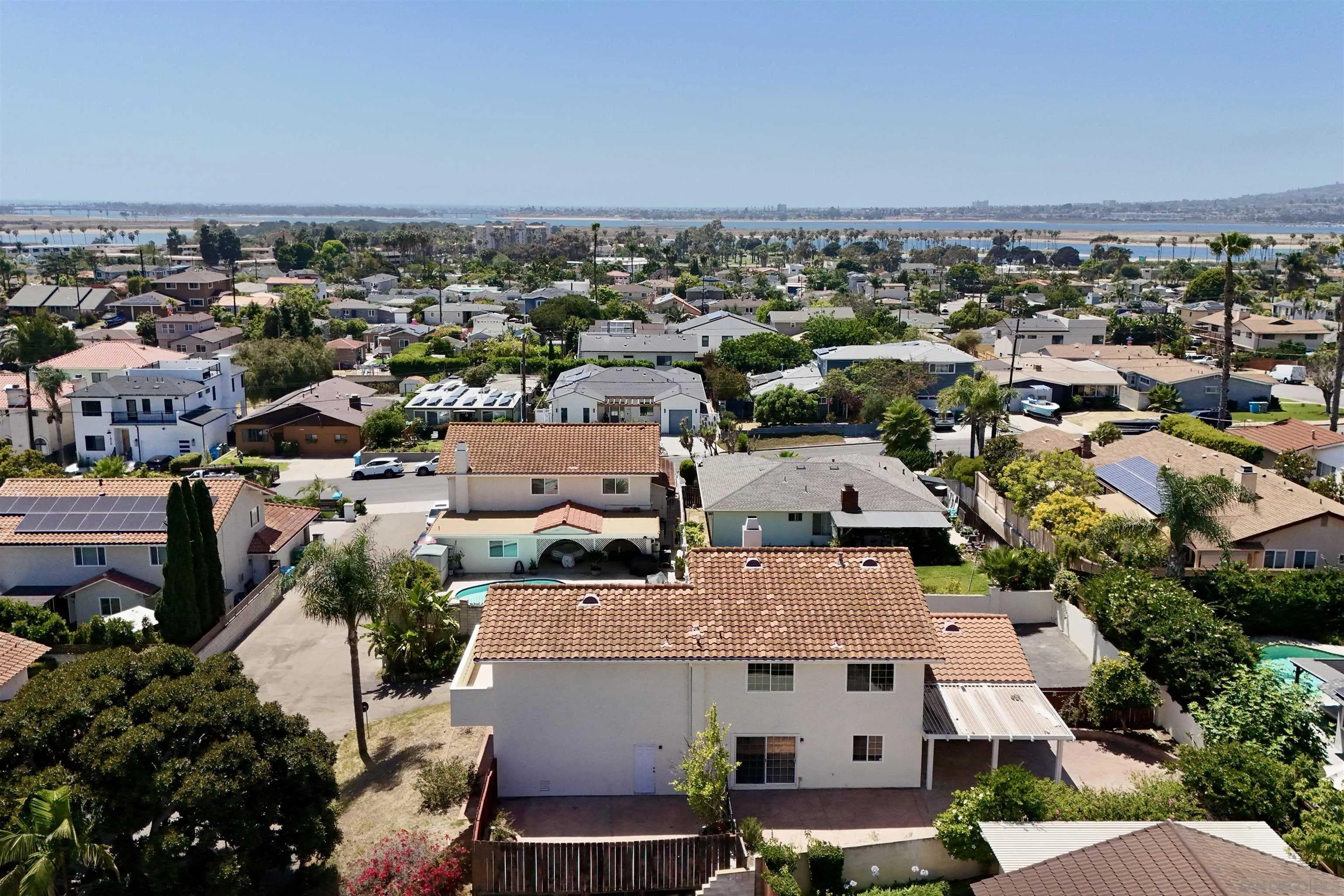 https://cdn.realtyfeed.com/cdn/127/260014186/14298e94a597ddf9fc044fdb8d6f591c.webp