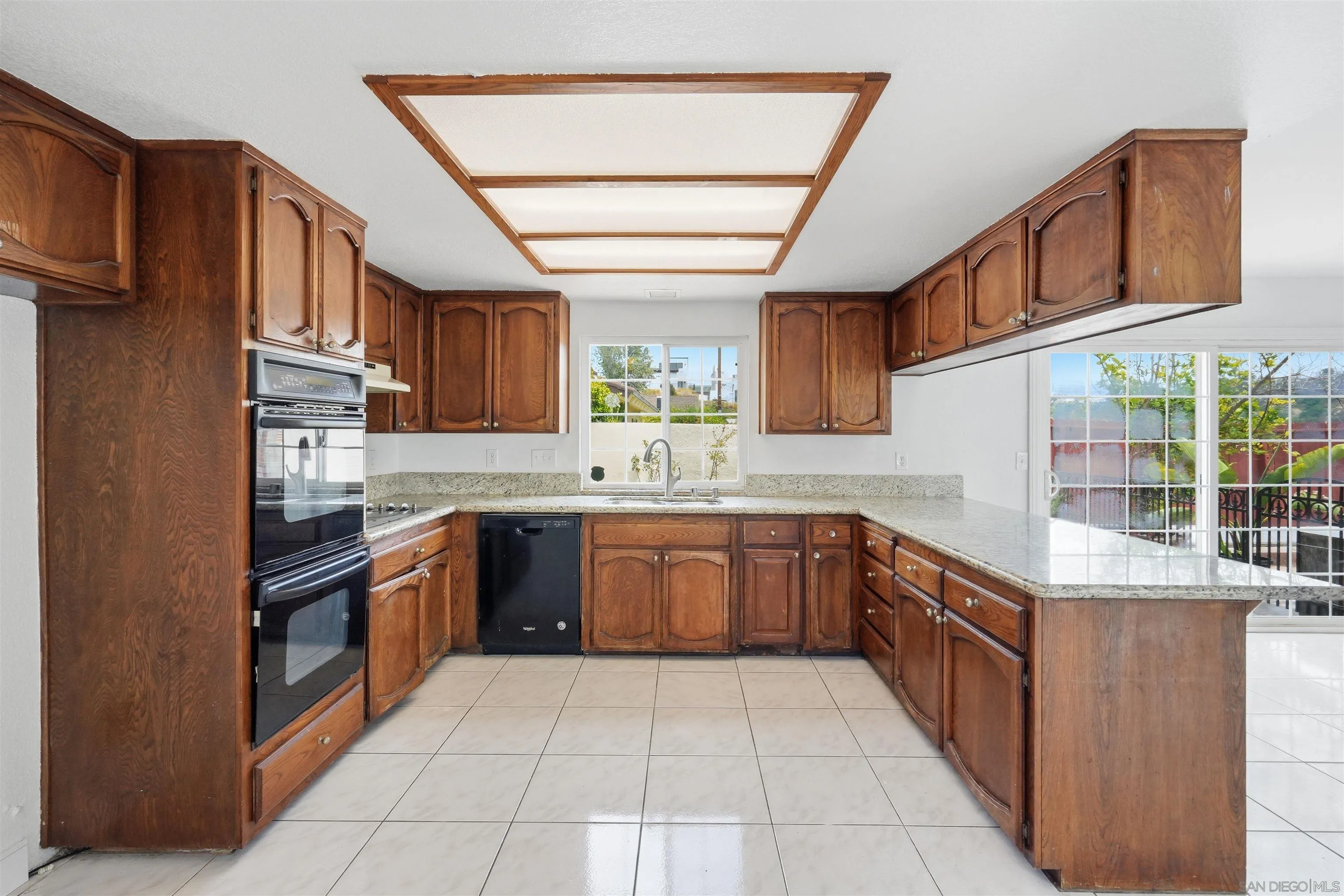 https://cdn.realtyfeed.com/cdn/127/260014186/1adabe3f39028fce50bc2955a5044ee6.webp