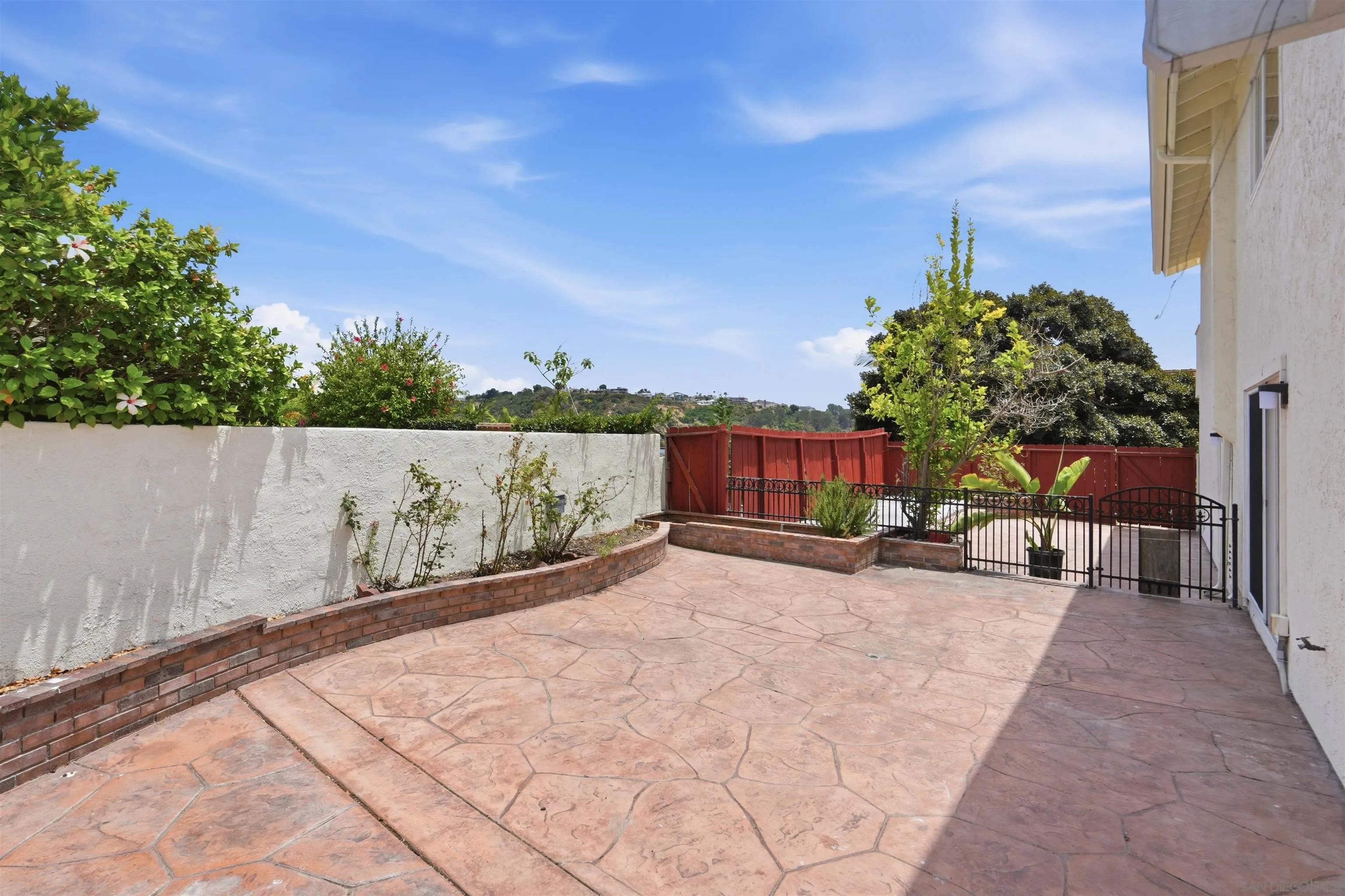 https://cdn.realtyfeed.com/cdn/127/260014186/2f96dfdb3a4599ff9bc52155e6774d82.webp