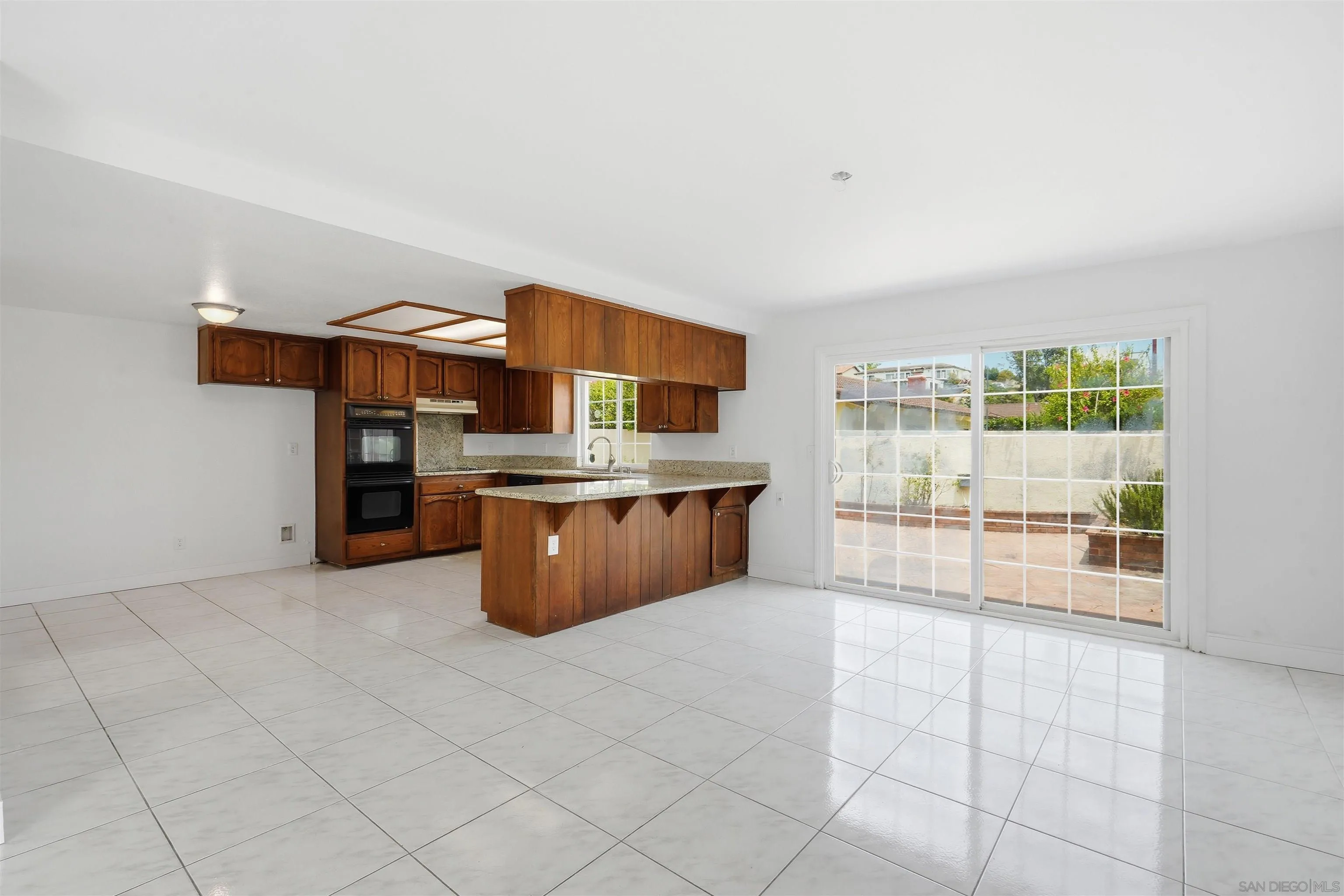 https://cdn.realtyfeed.com/cdn/127/260014186/65587aabf98406017d152125f7dbd83b.webp