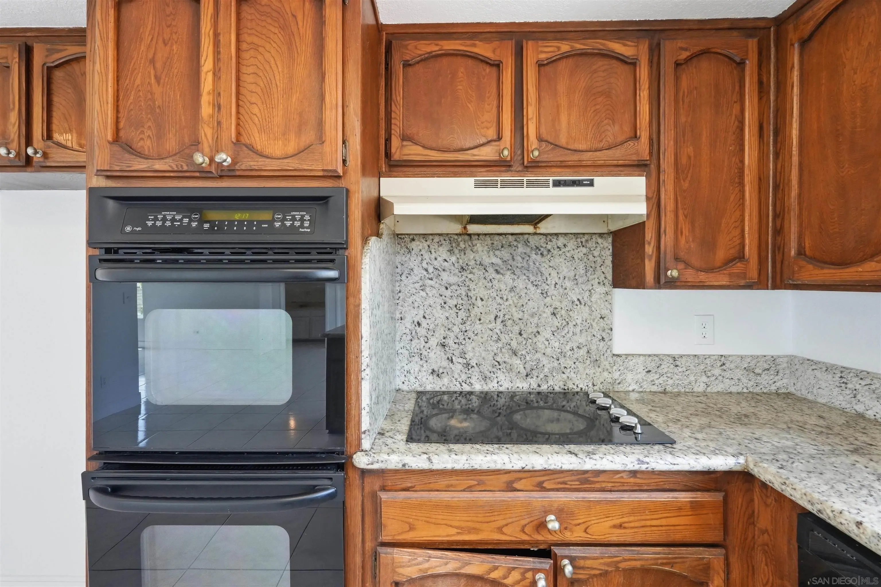 https://cdn.realtyfeed.com/cdn/127/260014186/7e0100637422ea69a482fd4522472b8a.webp