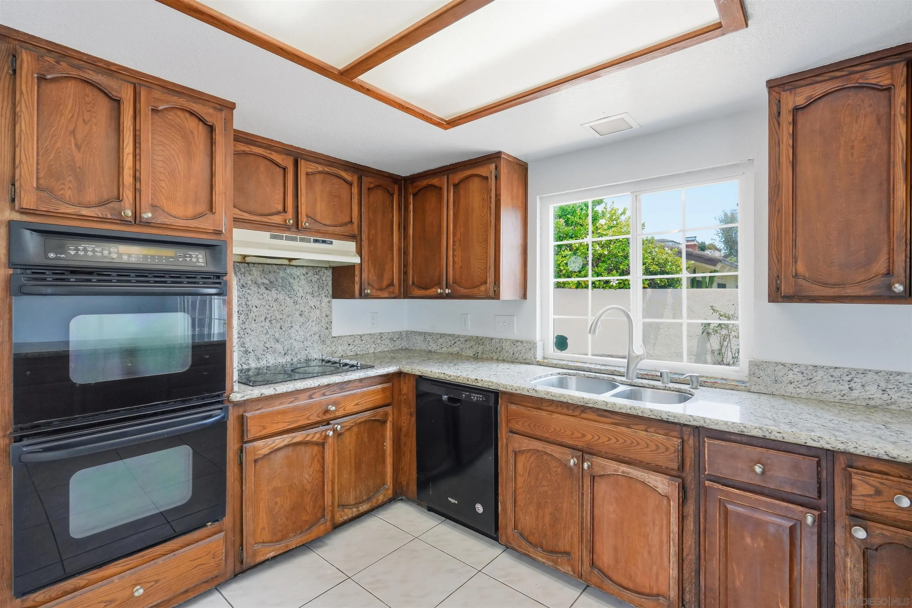 https://cdn.realtyfeed.com/cdn/127/260014186/8c3edb75b0b61440c5fbd6307108ee5a.webp