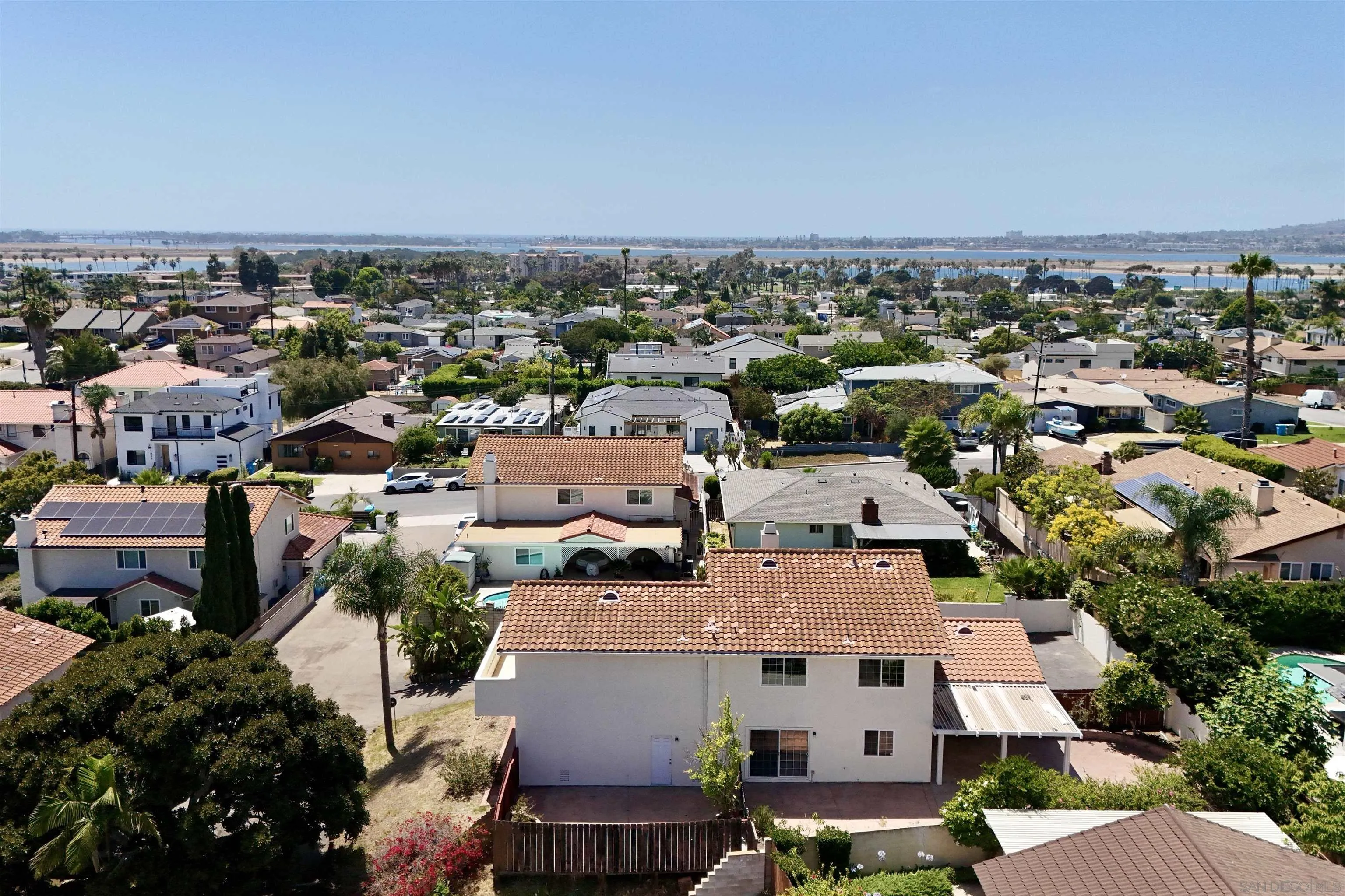 https://cdn.realtyfeed.com/cdn/127/260014186/aa6d5a9133e1222cf50f37e8f6aace3b.webp