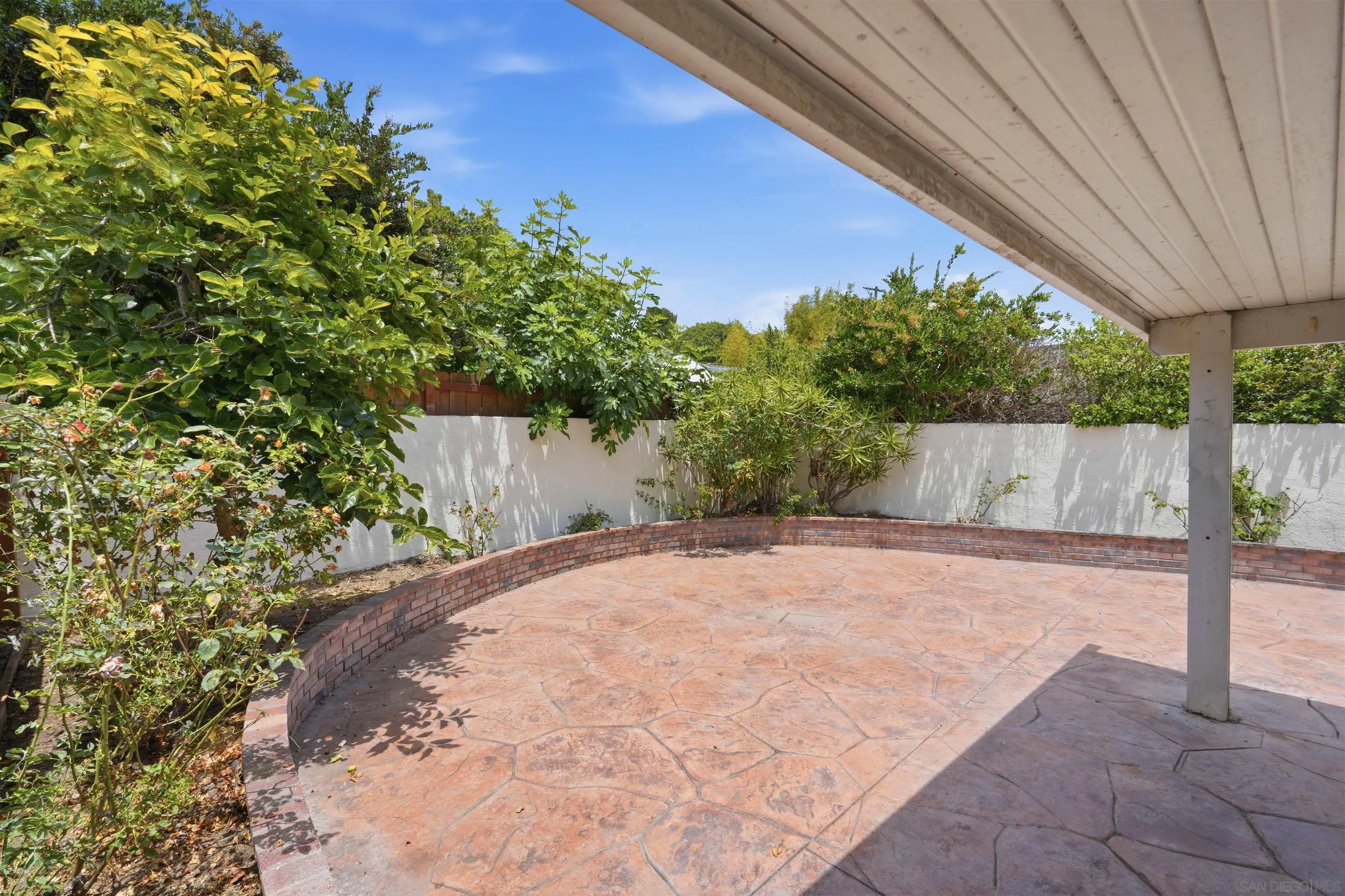 https://cdn.realtyfeed.com/cdn/127/260014186/bf8a4960335db0a69419504bedc3f686.webp