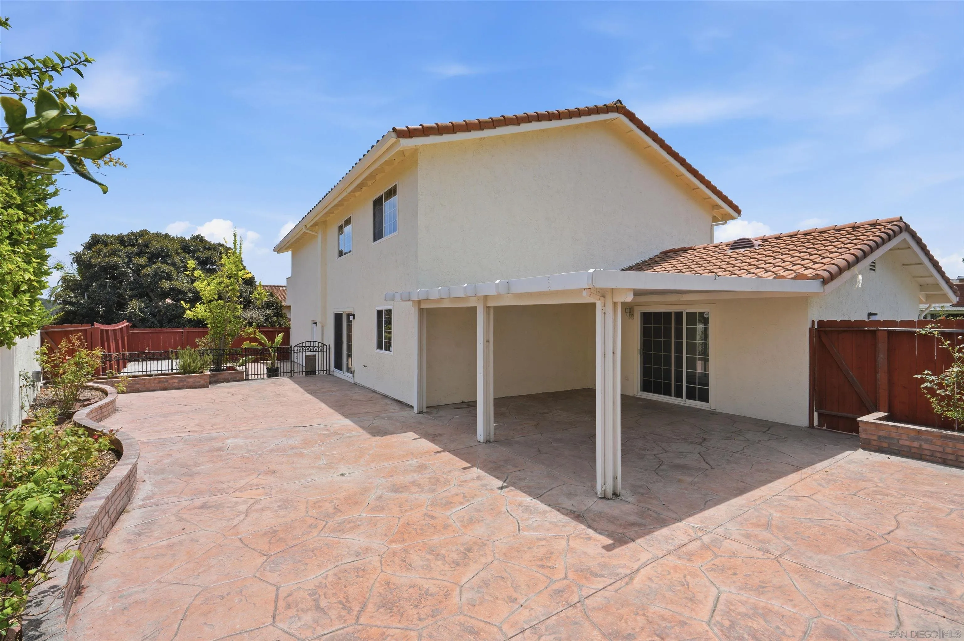 https://cdn.realtyfeed.com/cdn/127/260014186/cebdd069897693f5c8b208c44af1d136.webp