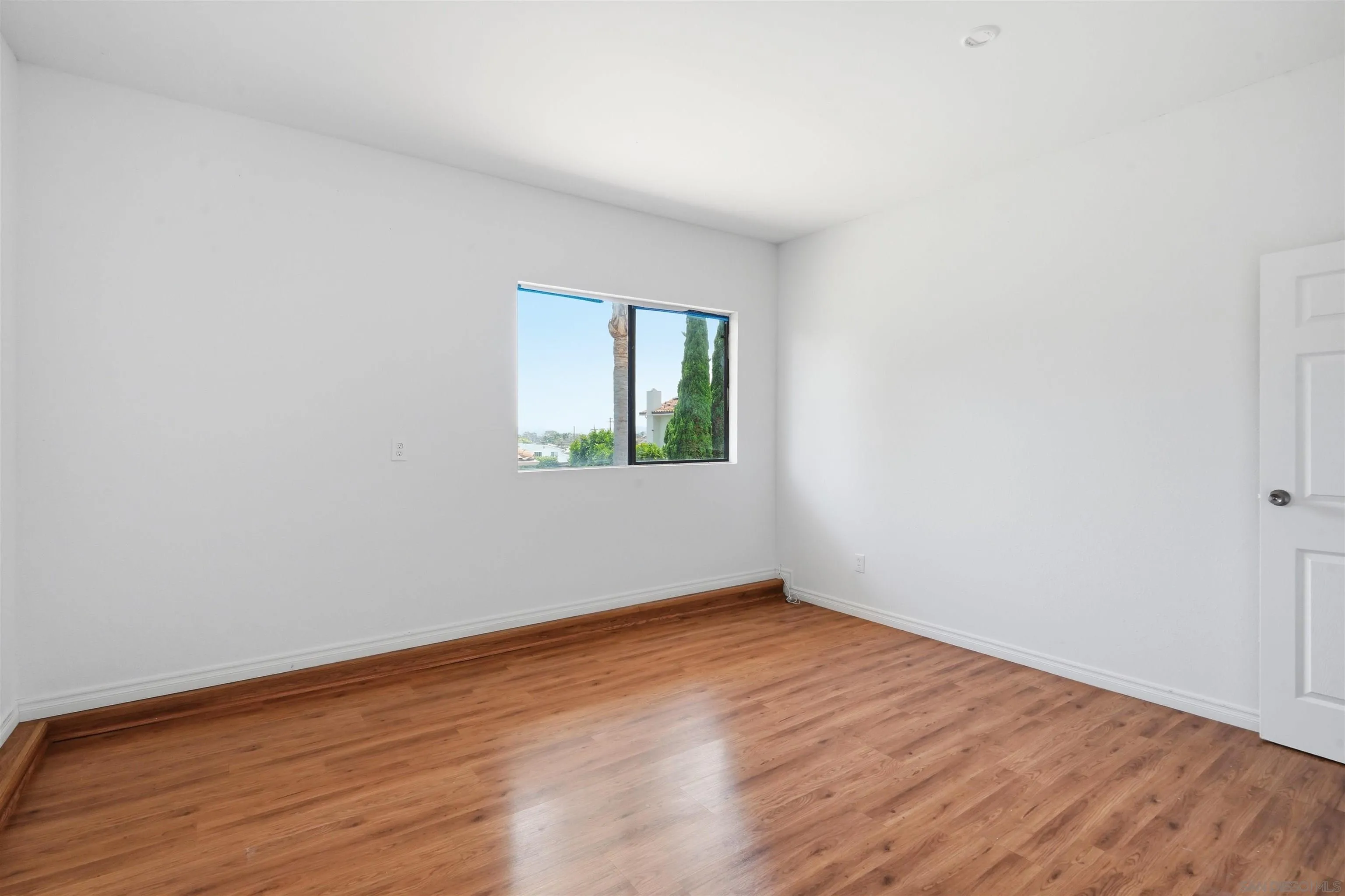 https://cdn.realtyfeed.com/cdn/127/260014186/eae7bb7f88f85122a502c775b86c7918.webp