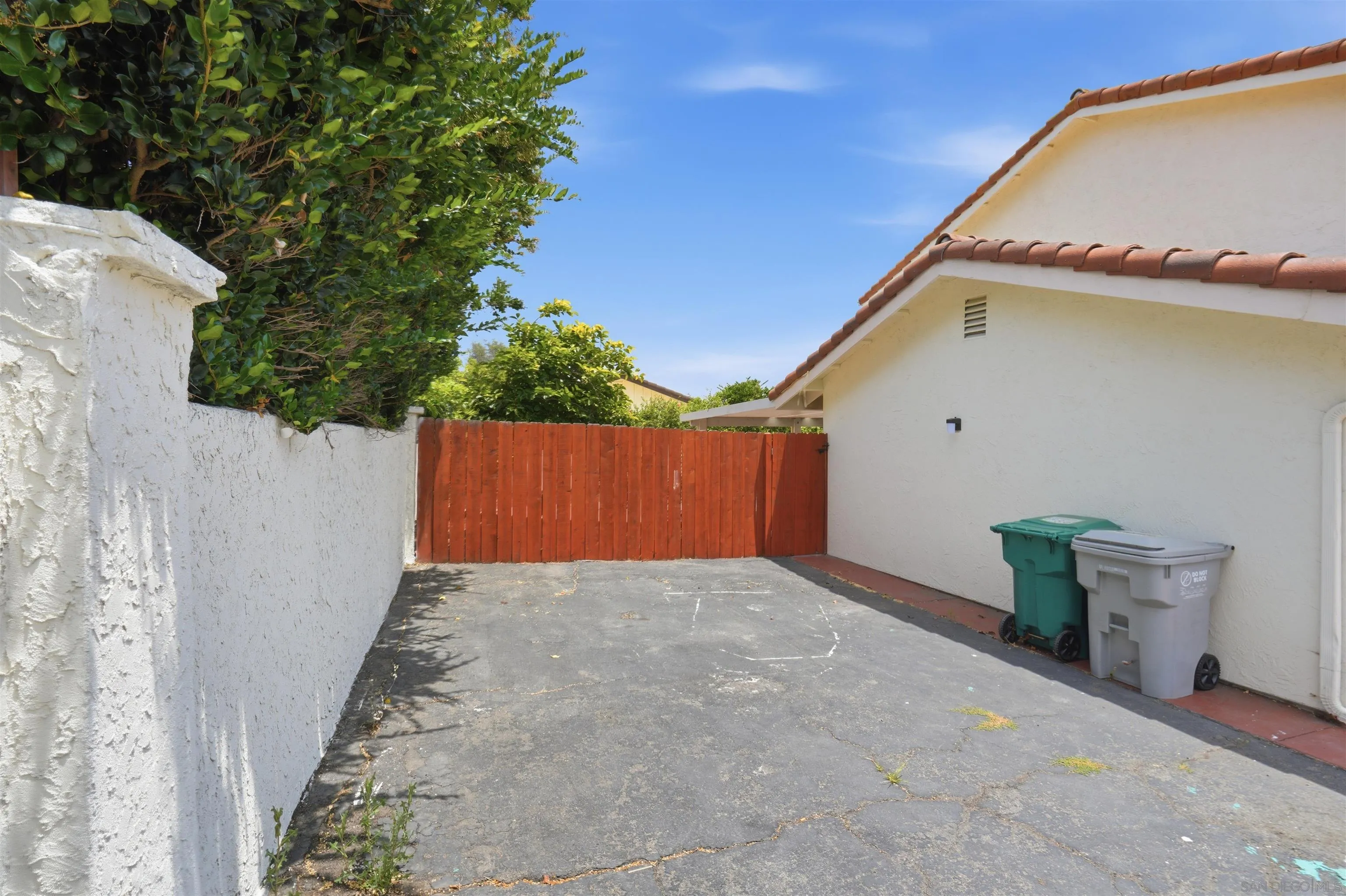 https://cdn.realtyfeed.com/cdn/127/260014186/f3ef8dbd909e4d742fa71e9a49301c57.webp
