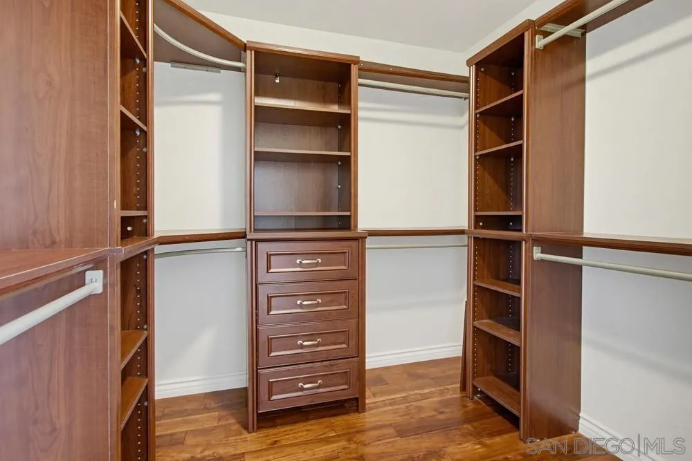 https://cdn.realtyfeed.com/cdn/127/260014187/5d9cc8ebe9b2da23c497517beb632b40.webp