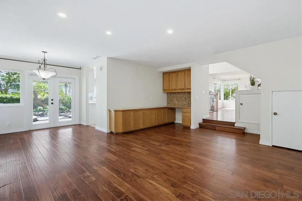 https://cdn.realtyfeed.com/cdn/127/260014187/e5465880f9e5e307214de8b072f790bd.webp