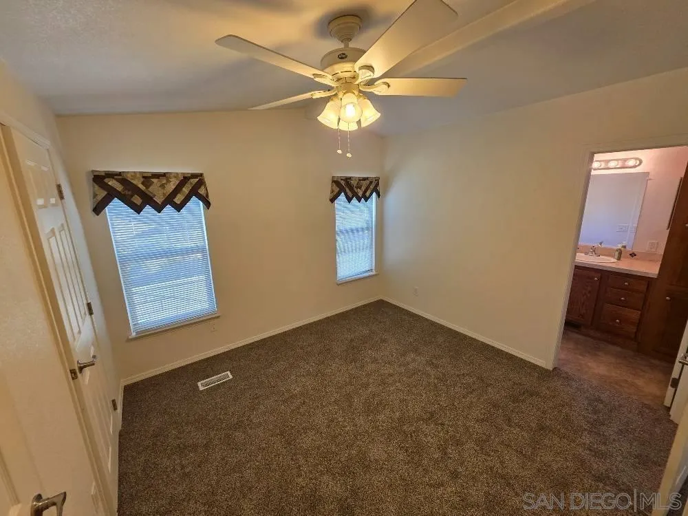 https://cdn.realtyfeed.com/cdn/127/260014188/39adfa9fa0c0347e84af8314696ec255.webp
