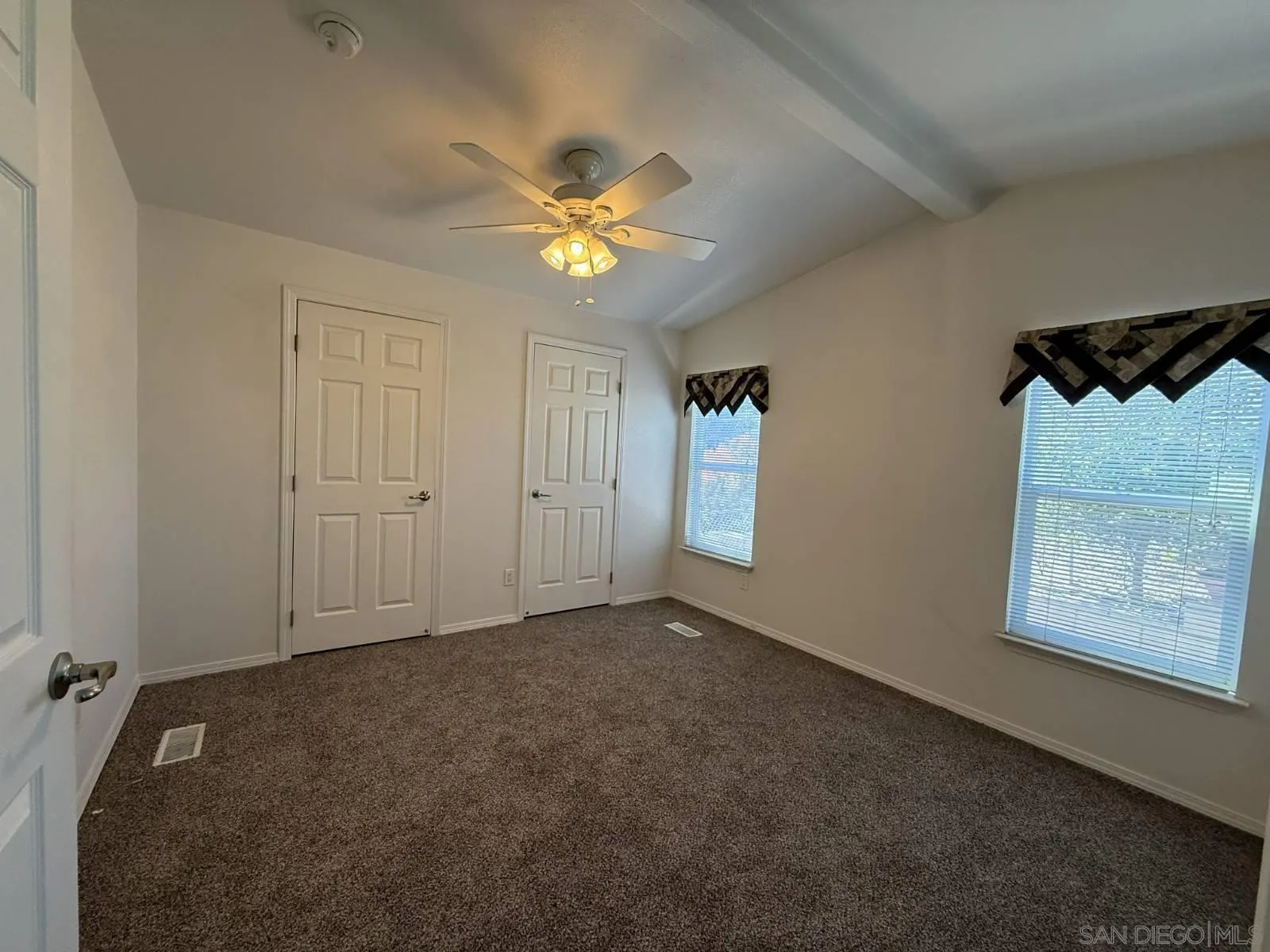 https://cdn.realtyfeed.com/cdn/127/260014188/b166ef0eb1dafe523bcf6836f81e5879.webp