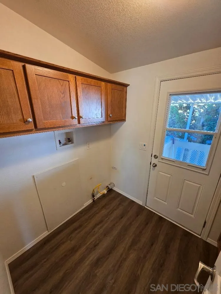 https://cdn.realtyfeed.com/cdn/127/260014188/d4ba35fbfa7cb08aacd7f1ec561677f1.webp