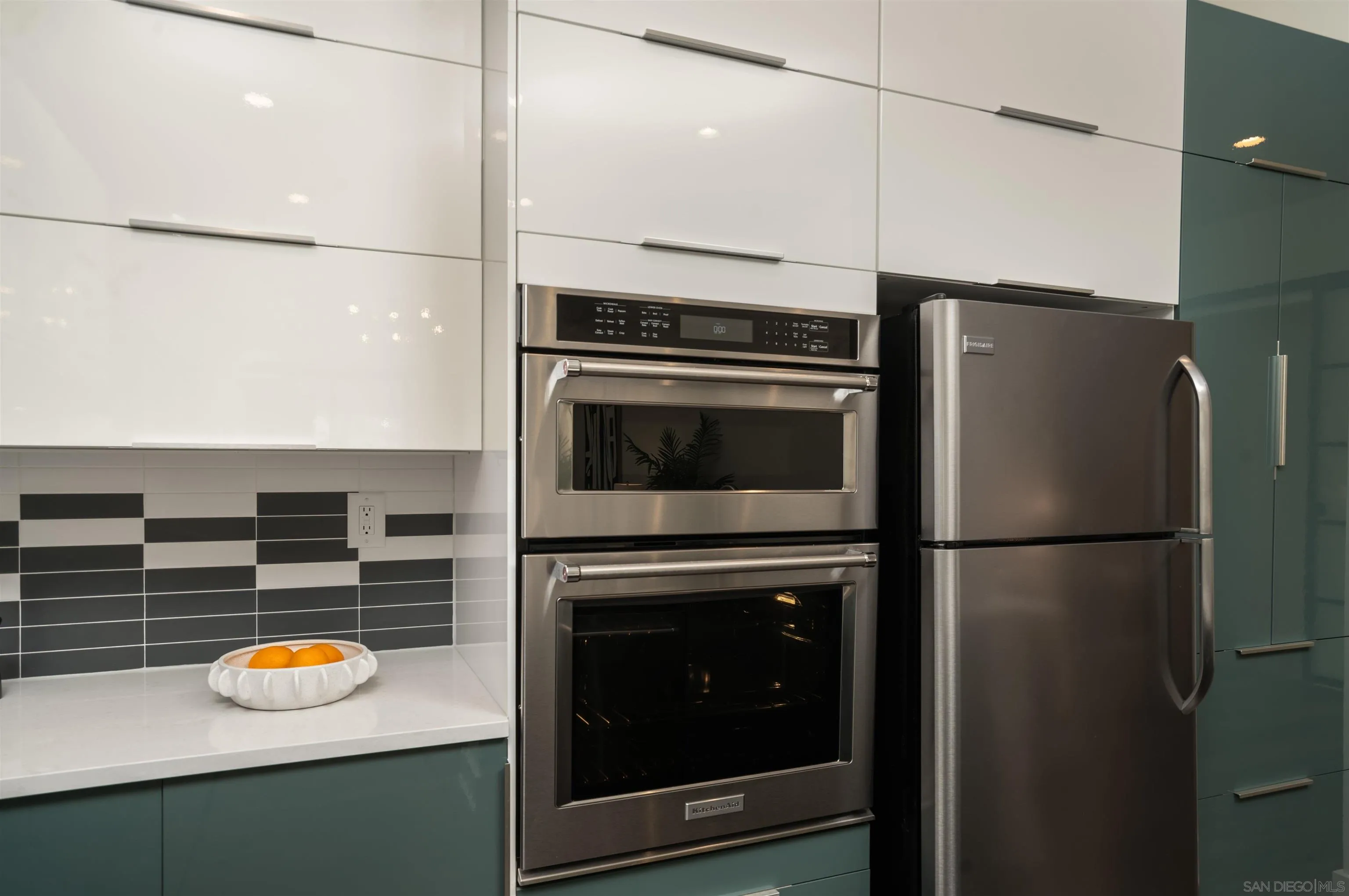 https://cdn.realtyfeed.com/cdn/127/260014190/1f7cdaf21c53caed0d12ef0d59f830d5.webp