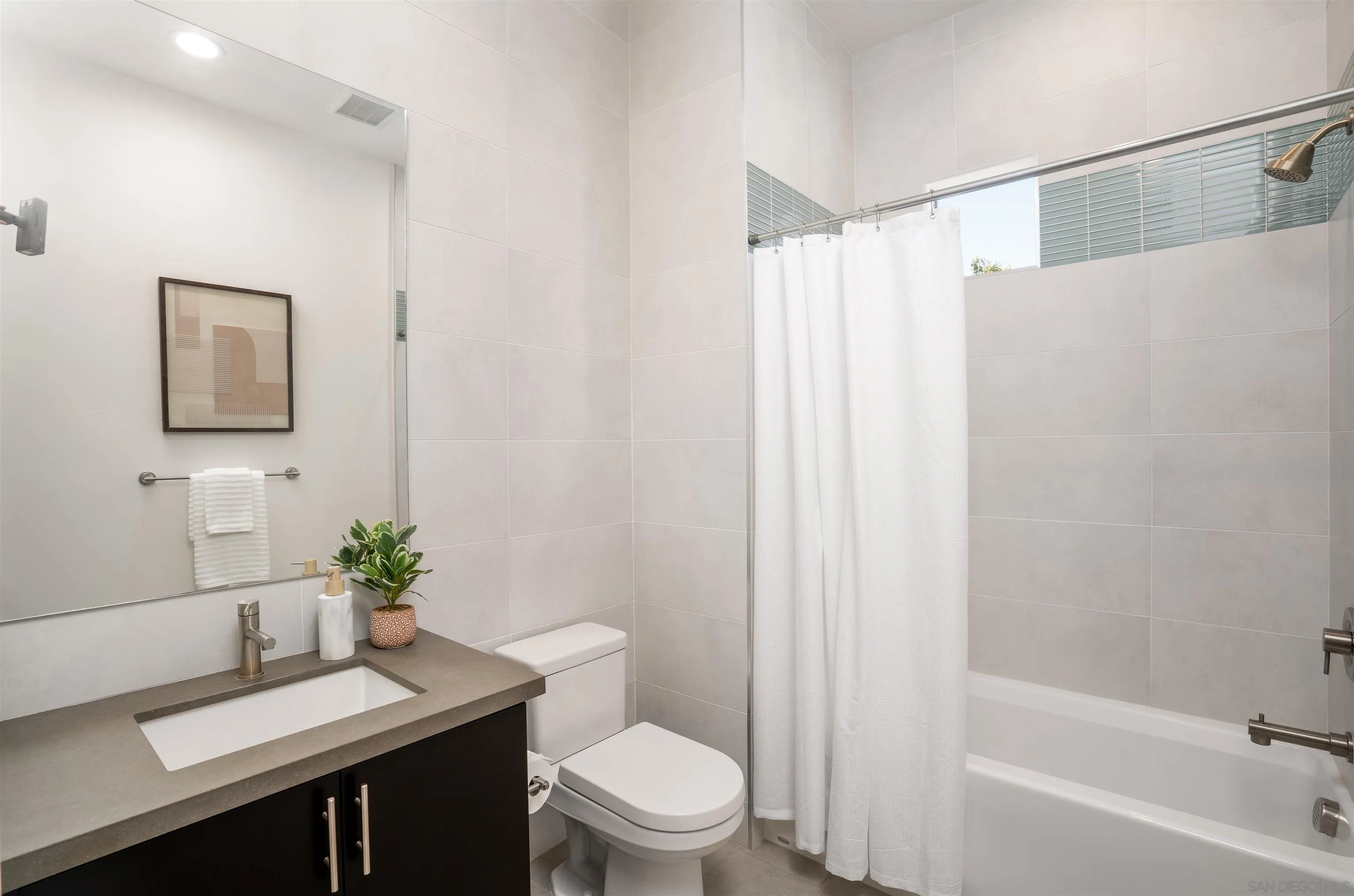 https://cdn.realtyfeed.com/cdn/127/260014190/3cd64af5748b9f8b9d5462e259285182.webp