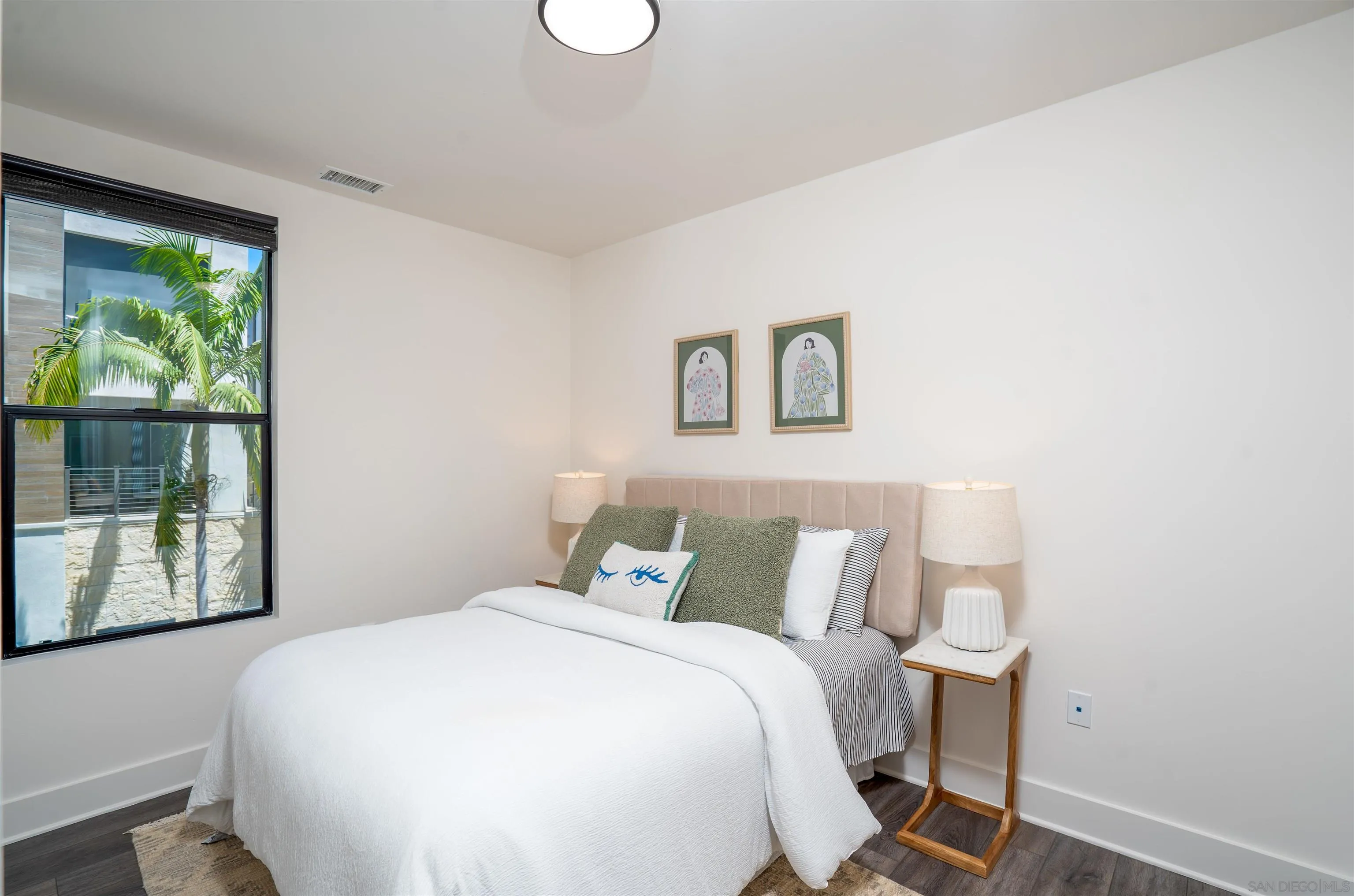 https://cdn.realtyfeed.com/cdn/127/260014190/7b3179757a65918b69ed4caaf6b9c39a.webp