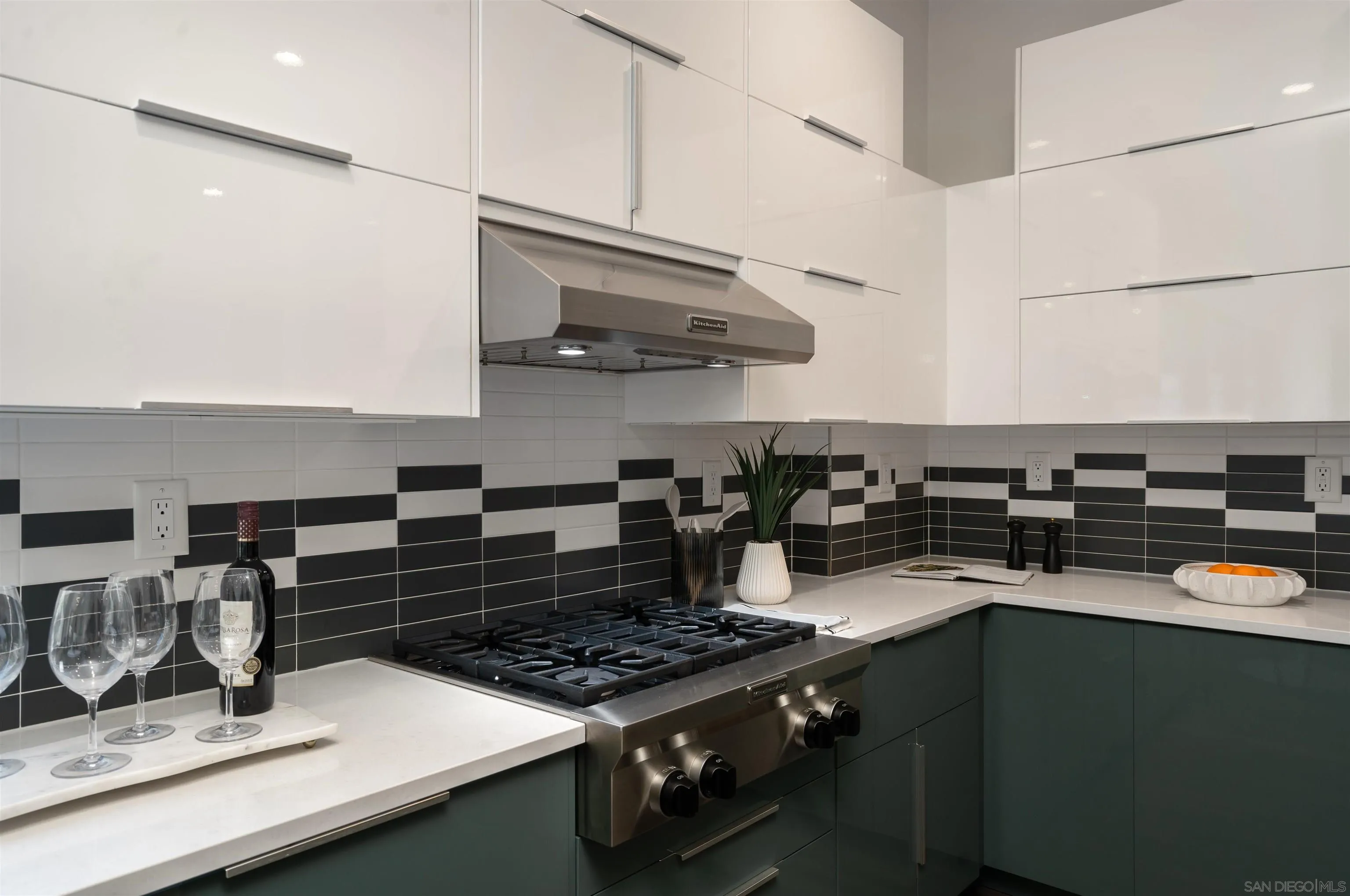 https://cdn.realtyfeed.com/cdn/127/260014190/931086fdeccc0522dab8a7810eb160dd.webp