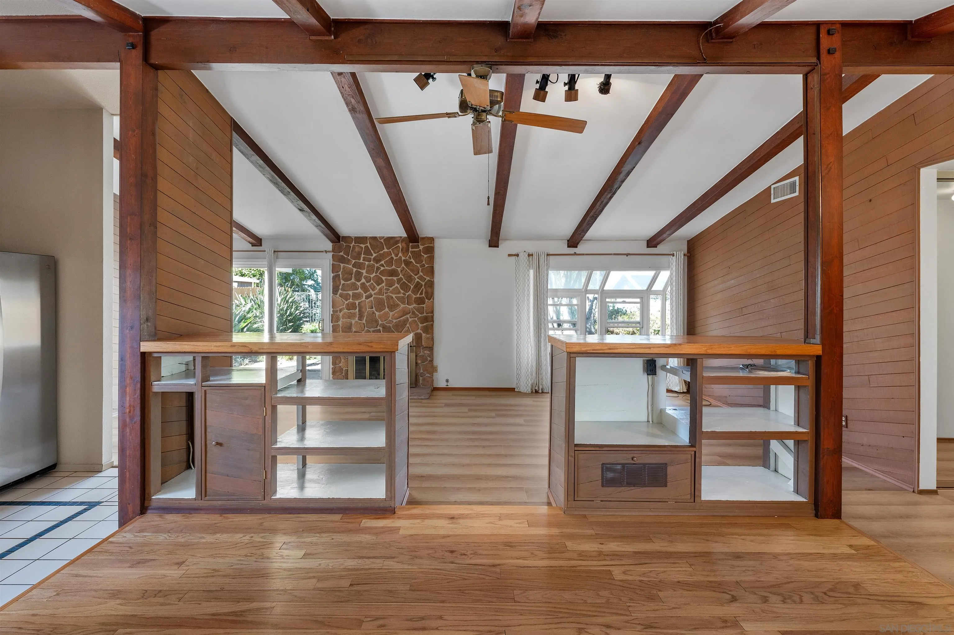 https://cdn.realtyfeed.com/cdn/127/260014191/597ebef4218b20afde4dcadc4ef4e754.webp