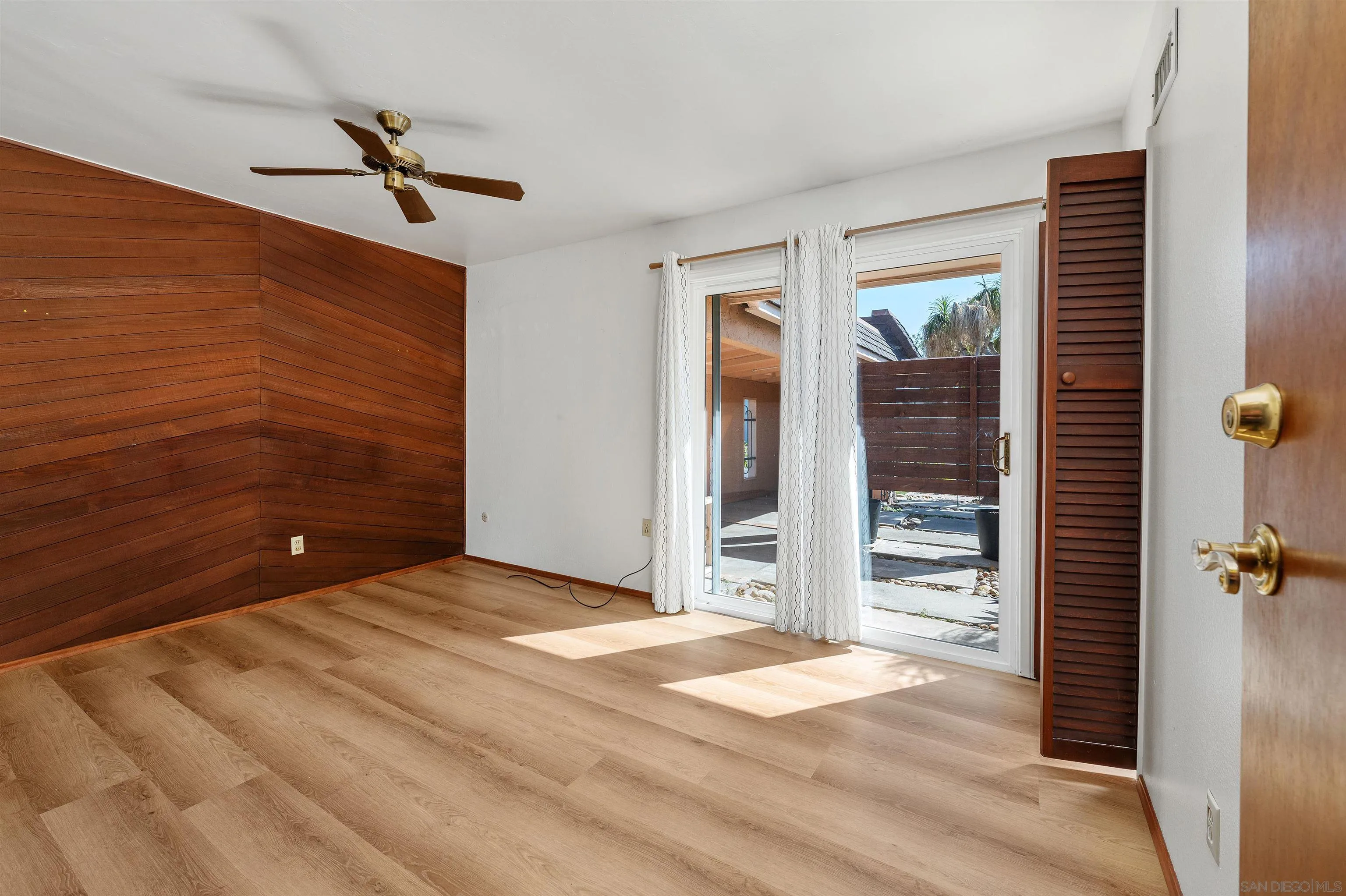 https://cdn.realtyfeed.com/cdn/127/260014191/86c1981d746f3abc12375da983ed8e30.webp