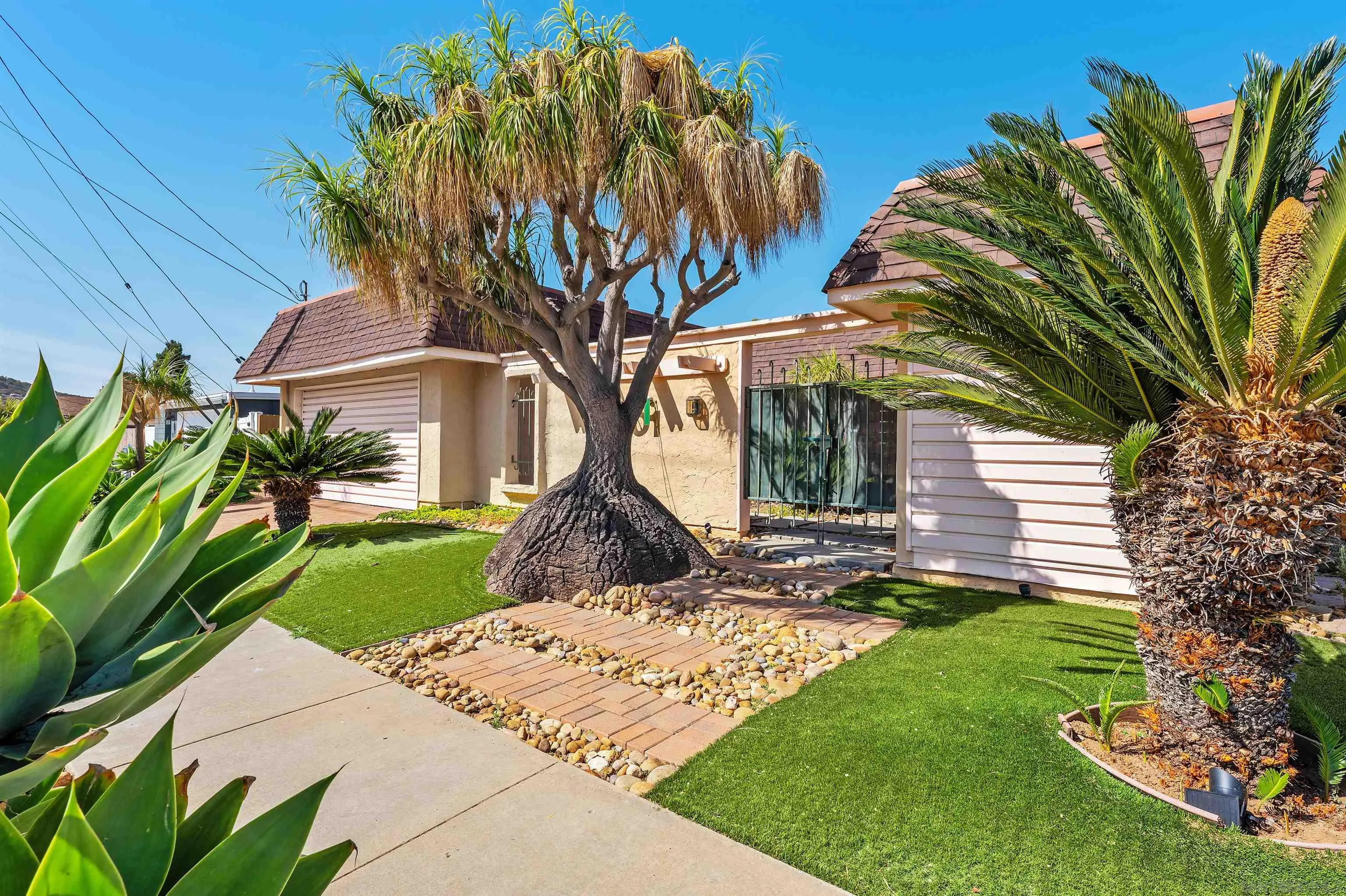 https://cdn.realtyfeed.com/cdn/127/260014191/e456b85cb9e9343770c6be6be32df5c8.webp