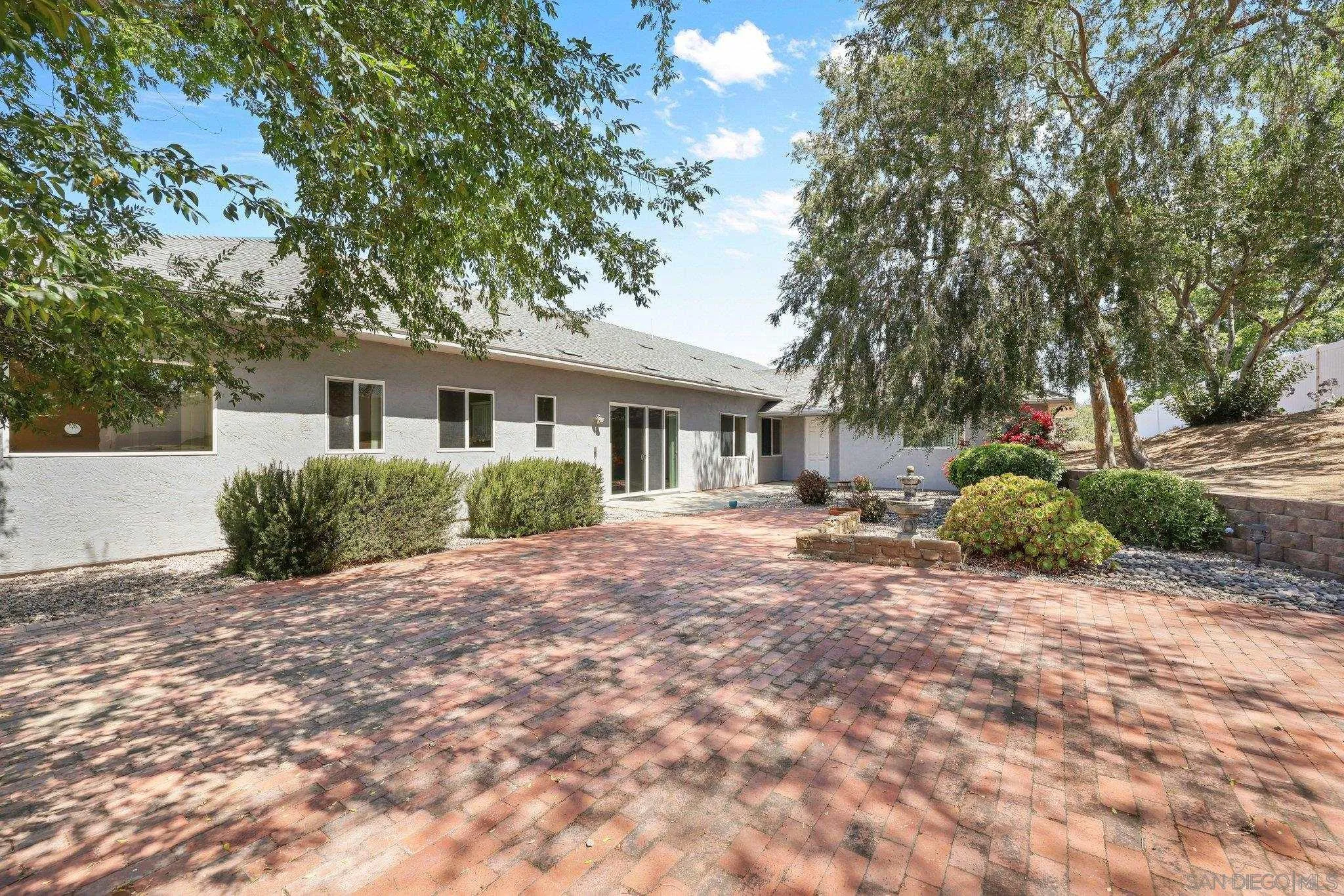 https://cdn.realtyfeed.com/cdn/127/260014192/154be0305f8f68481eff0960e691d45a.webp