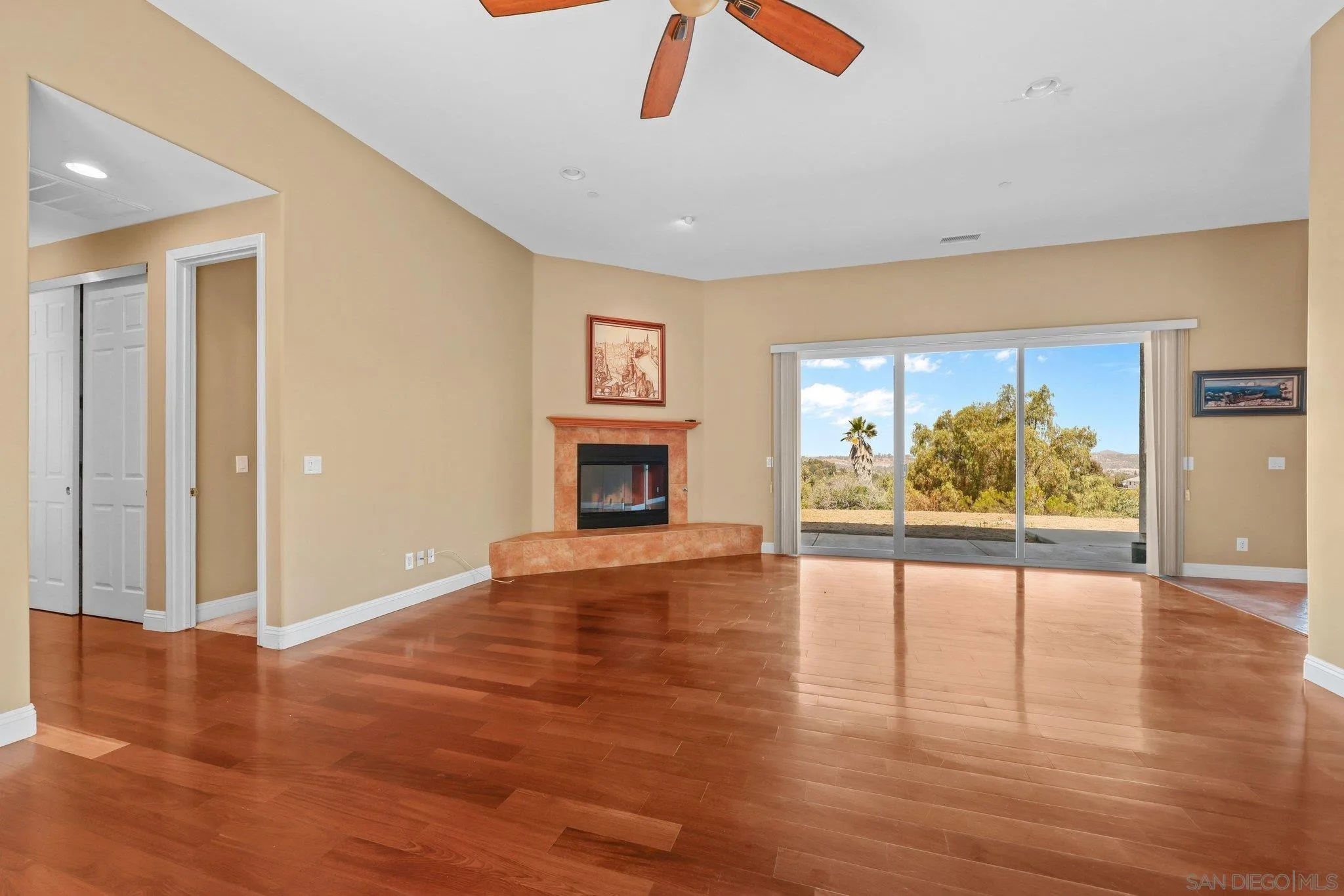 https://cdn.realtyfeed.com/cdn/127/260014192/402c5b732eca7ced580f6b643df2da95.webp