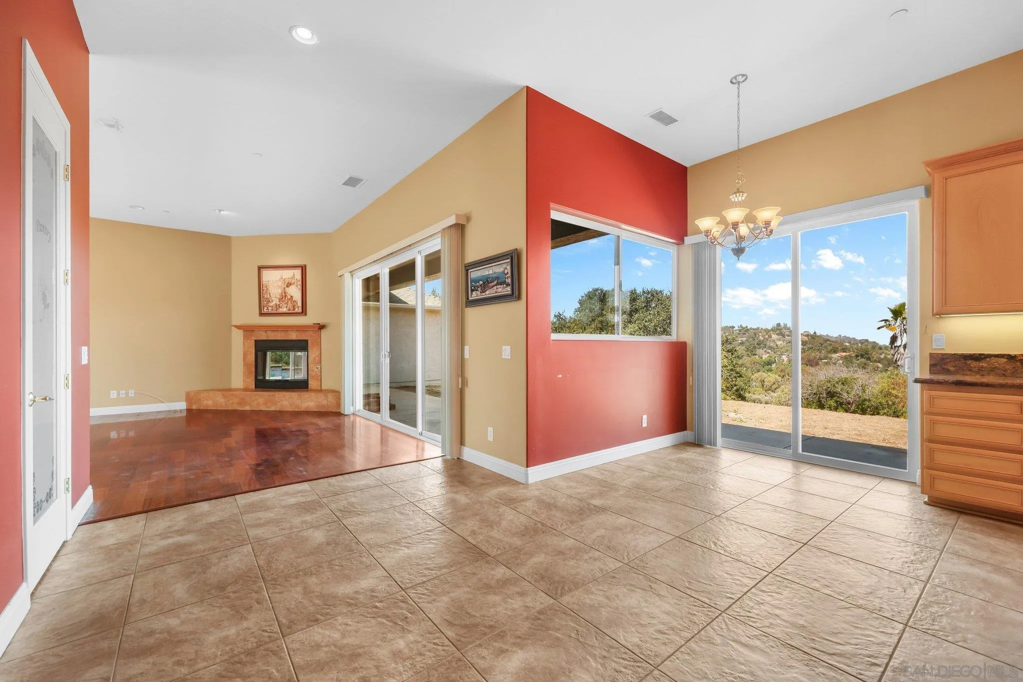 https://cdn.realtyfeed.com/cdn/127/260014192/5e399b5bb043e9d47fa487fe2c44fe12.webp