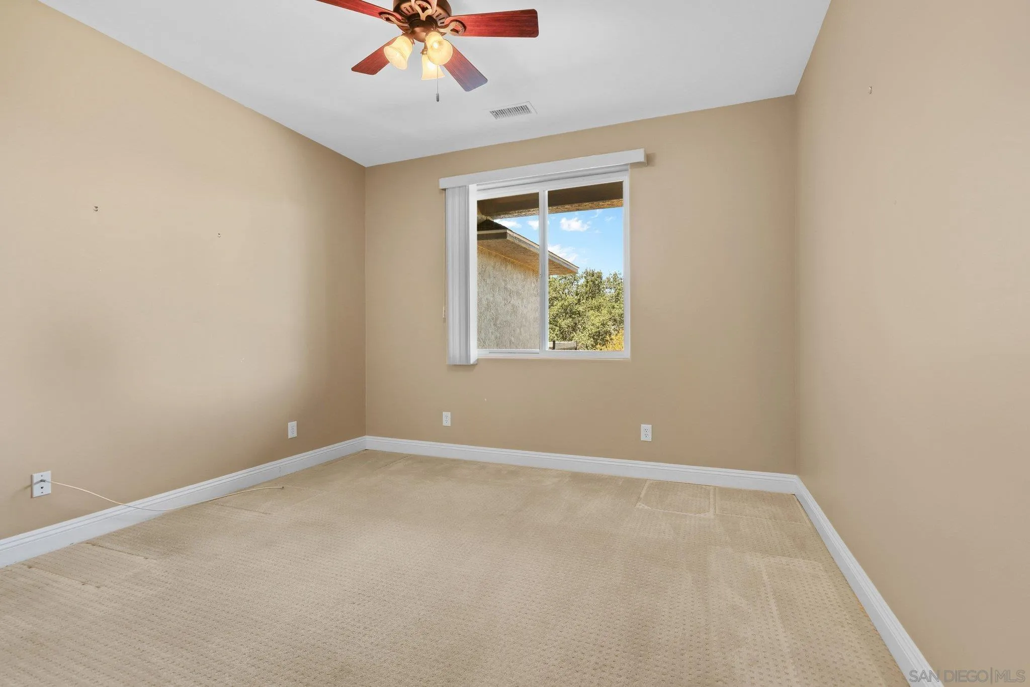 https://cdn.realtyfeed.com/cdn/127/260014192/6c0f0da1b1bb1752738398fe74ad96d0.webp