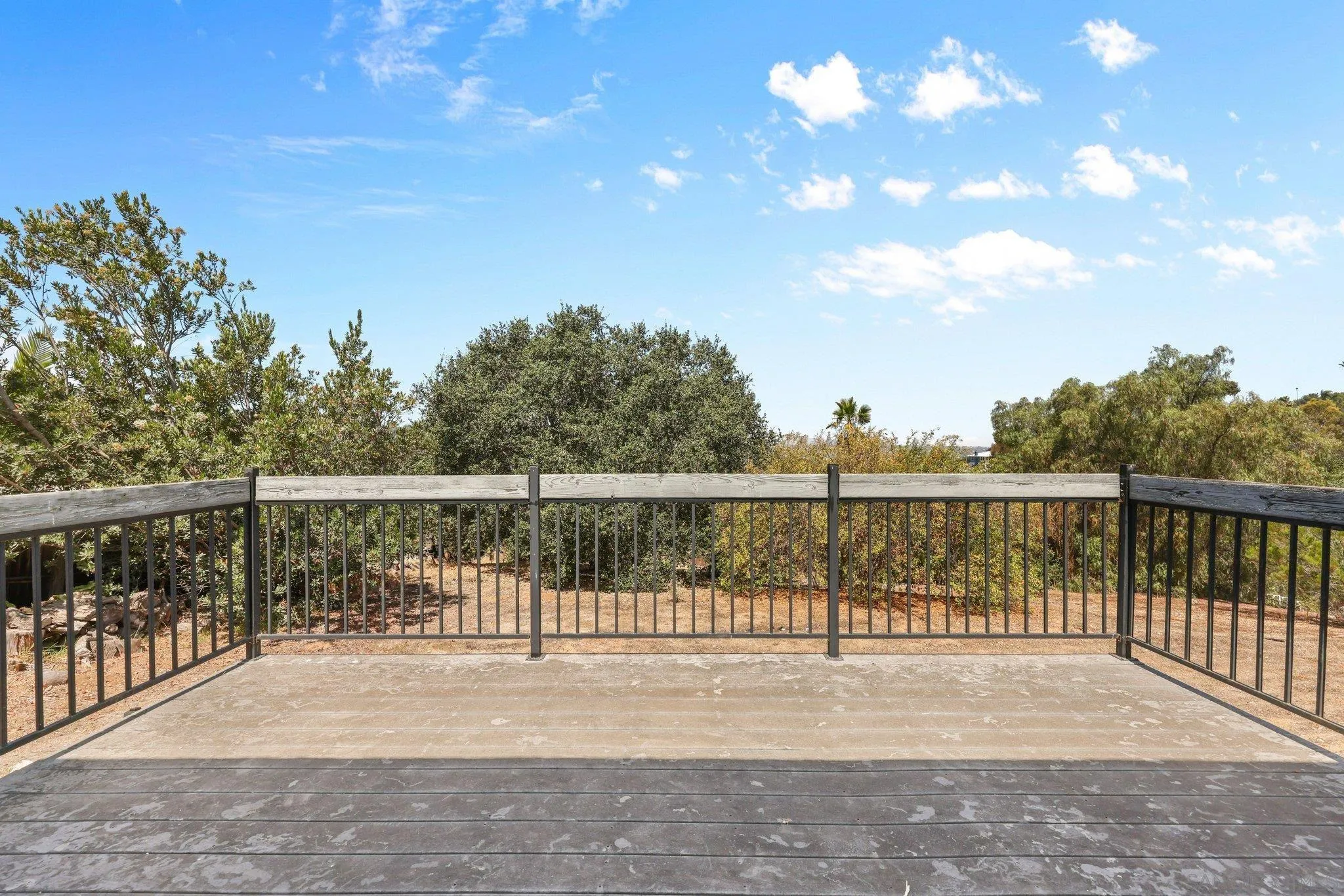 https://cdn.realtyfeed.com/cdn/127/260014192/a35243f93970af0d466d1f1315b82e3d.webp