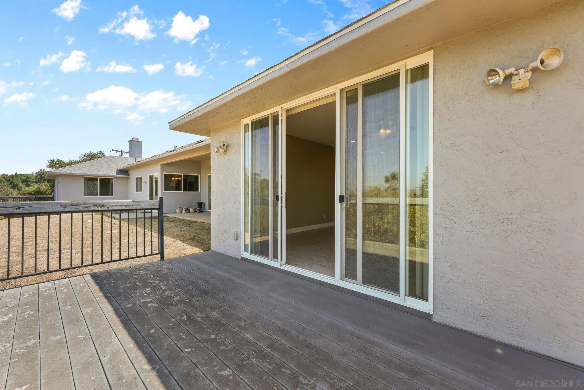 https://cdn.realtyfeed.com/cdn/127/260014192/b32755595b0615bd0a557ac2c060af40.webp