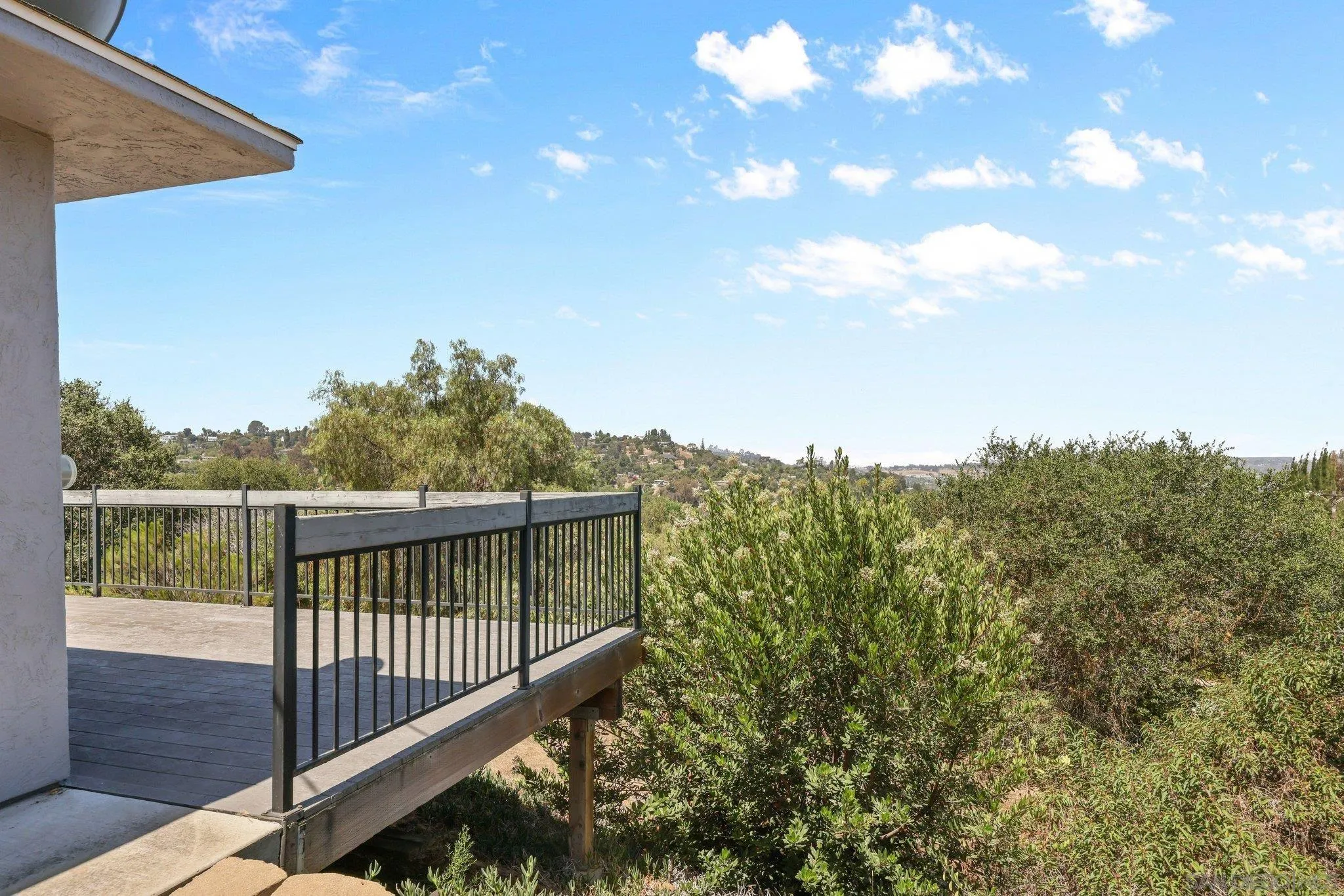 https://cdn.realtyfeed.com/cdn/127/260014192/f3a52264b3b26b54cc98fedac4e137bf.webp