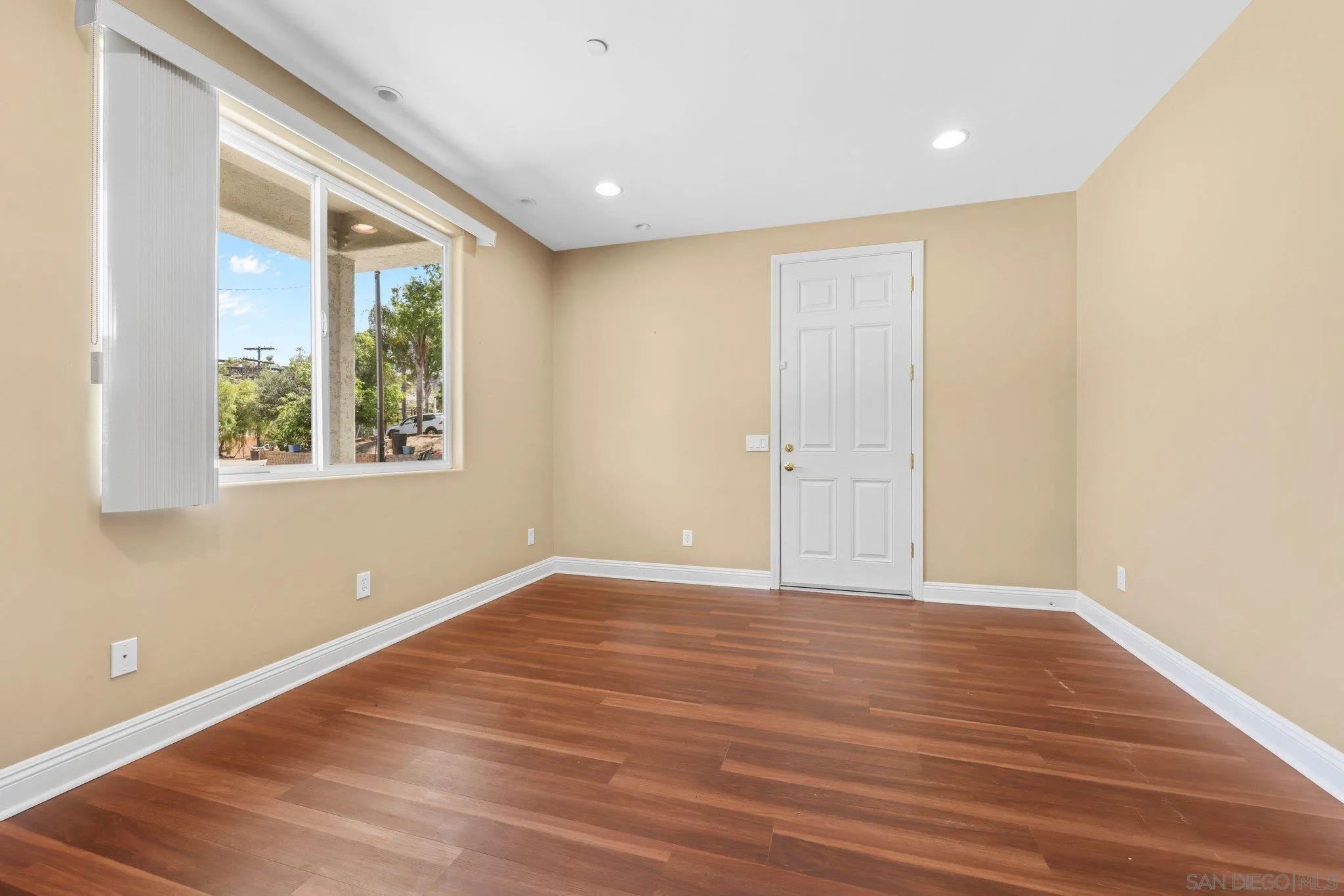 https://cdn.realtyfeed.com/cdn/127/260014192/fbfe0a6d02527e143e7209c48ebb846f.webp