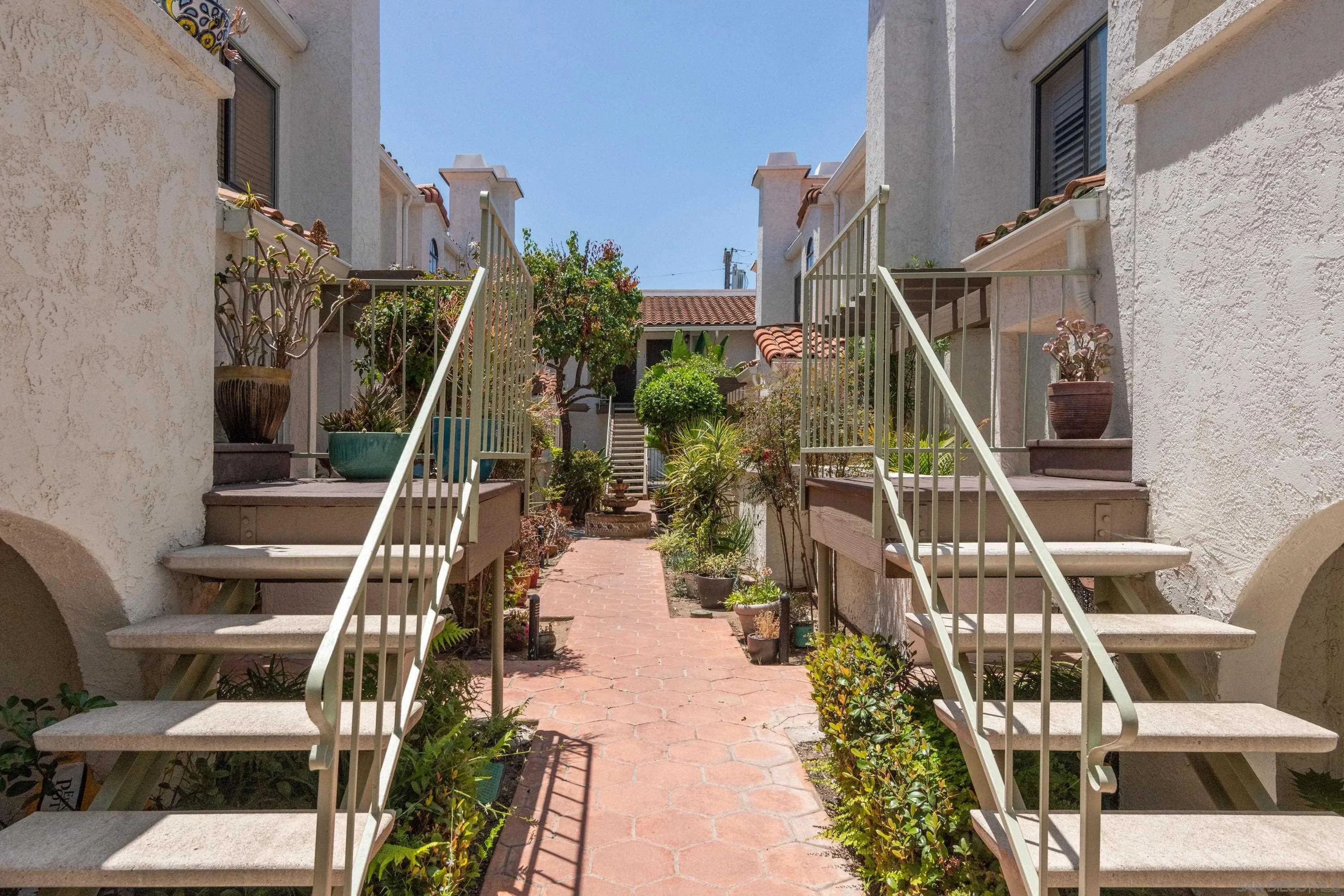 https://cdn.realtyfeed.com/cdn/127/260014193/0da0c1a07f6cf5db3c4a97fee8adb587.webp