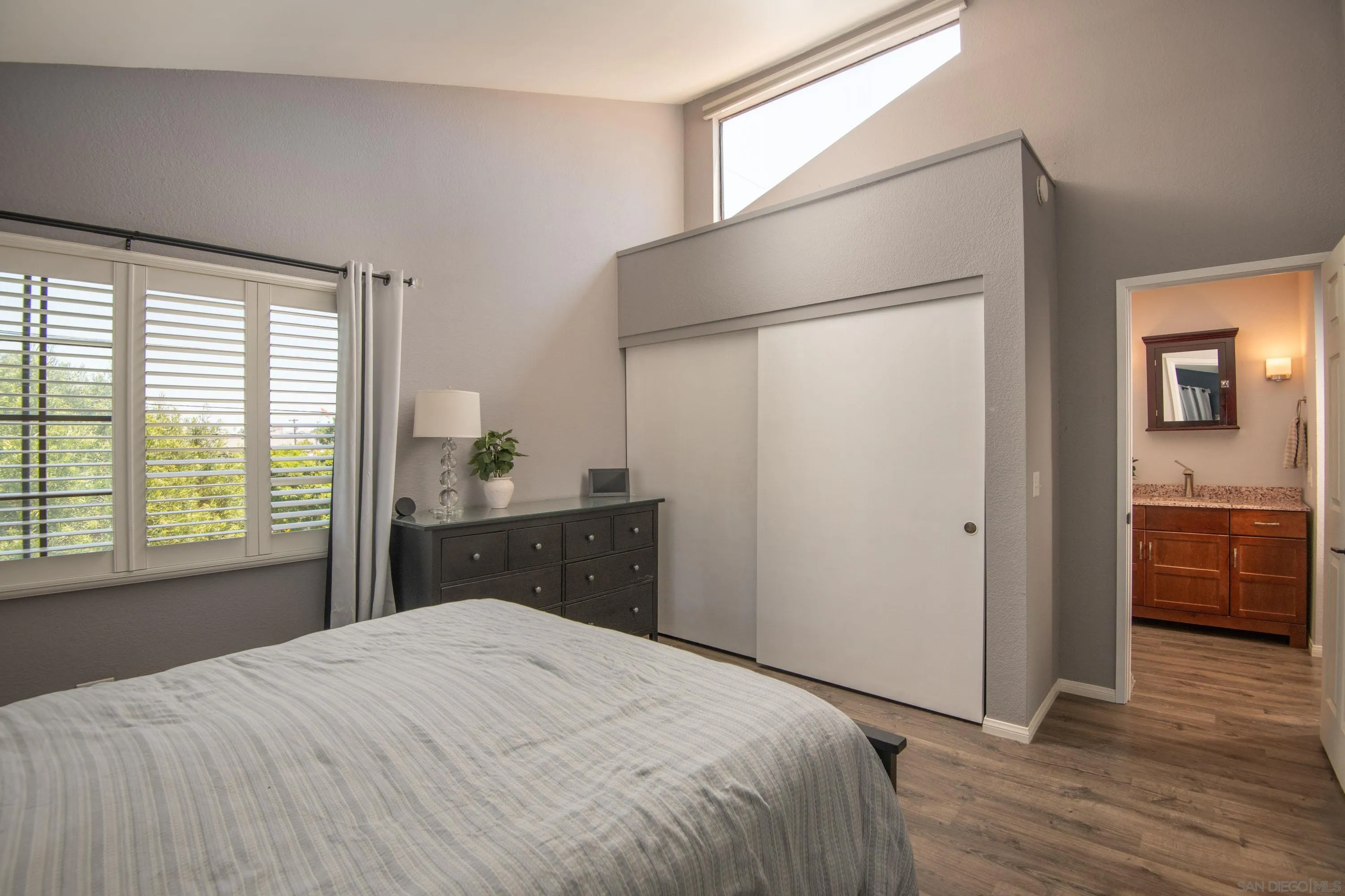 https://cdn.realtyfeed.com/cdn/127/260014193/4a3627ea3cf713f717fcfedda351cc2b.webp