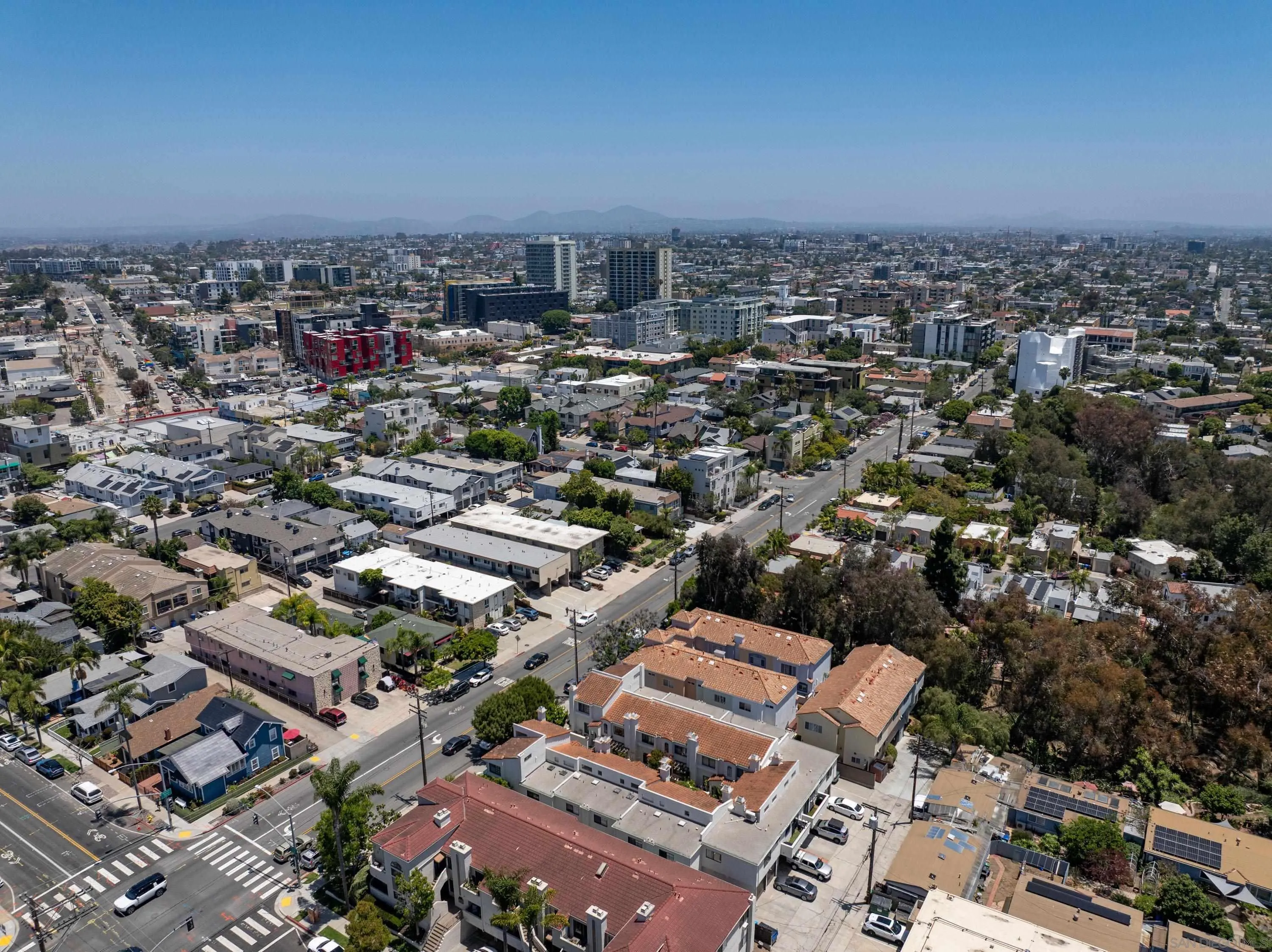 https://cdn.realtyfeed.com/cdn/127/260014193/c0c7f11736810aada135009b35eff896.webp