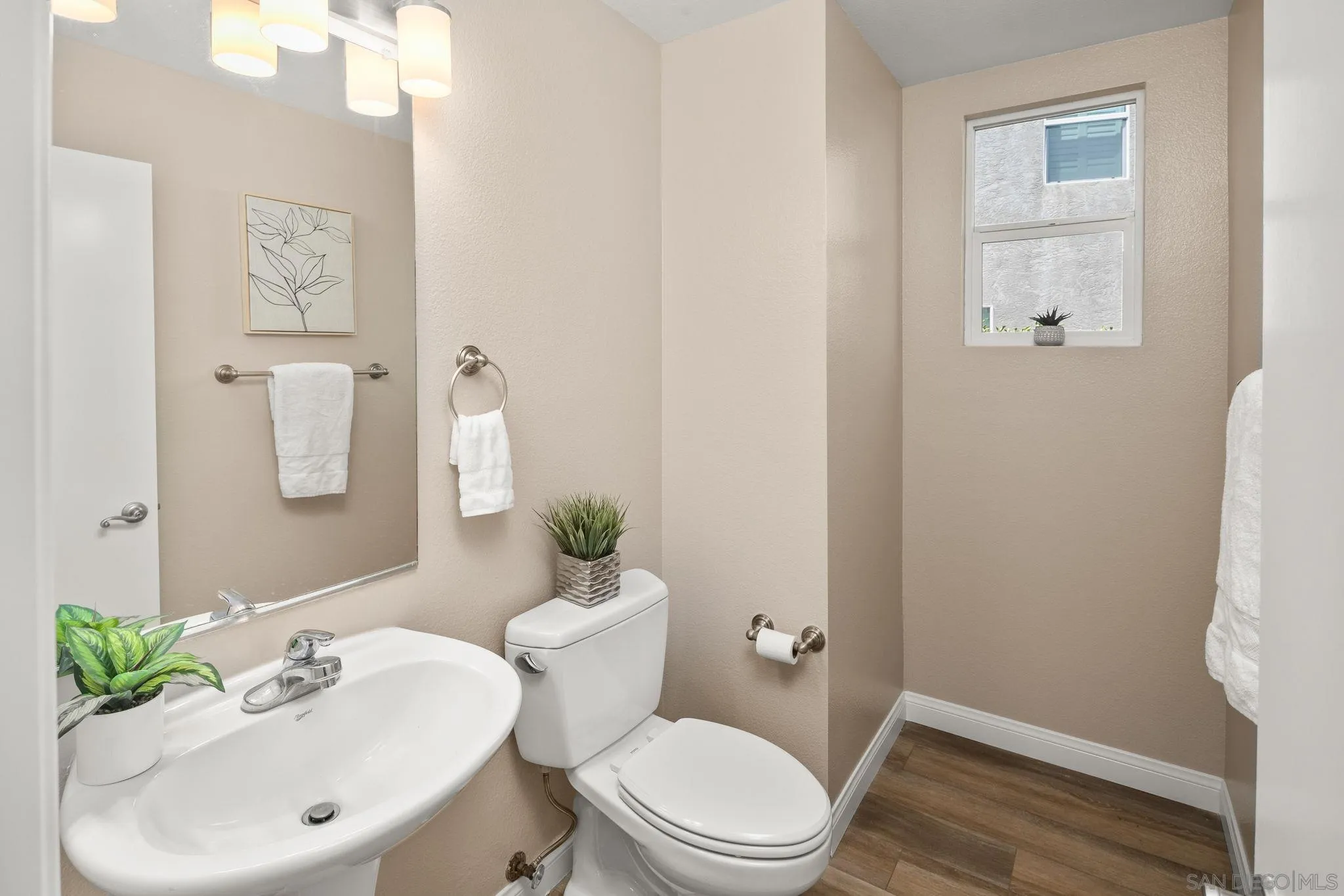 https://cdn.realtyfeed.com/cdn/127/260014196/310e3fe5a3c2dc091b3951387e7cd891.webp
