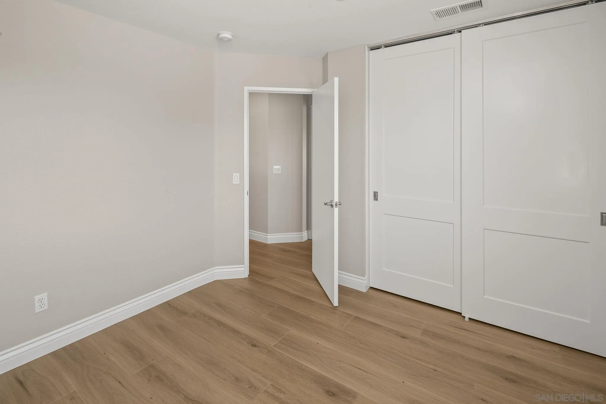 https://cdn.realtyfeed.com/cdn/127/260014196/36eee12252f97b084b07b1e67dfe0341.webp