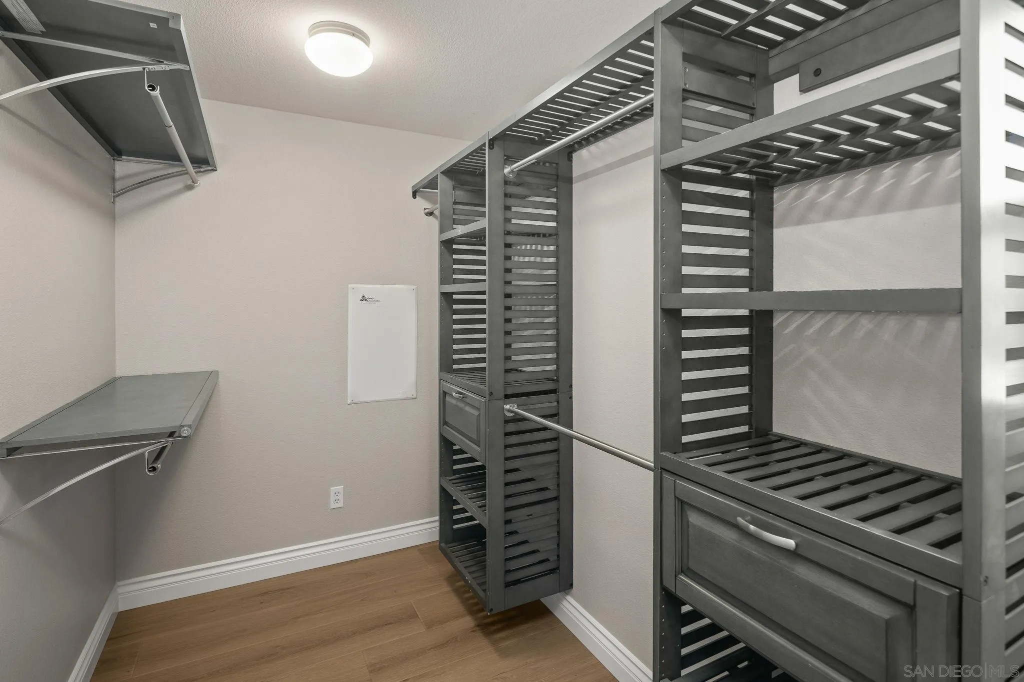 https://cdn.realtyfeed.com/cdn/127/260014196/4c6541fbebee40b644e70fc8d929a734.webp