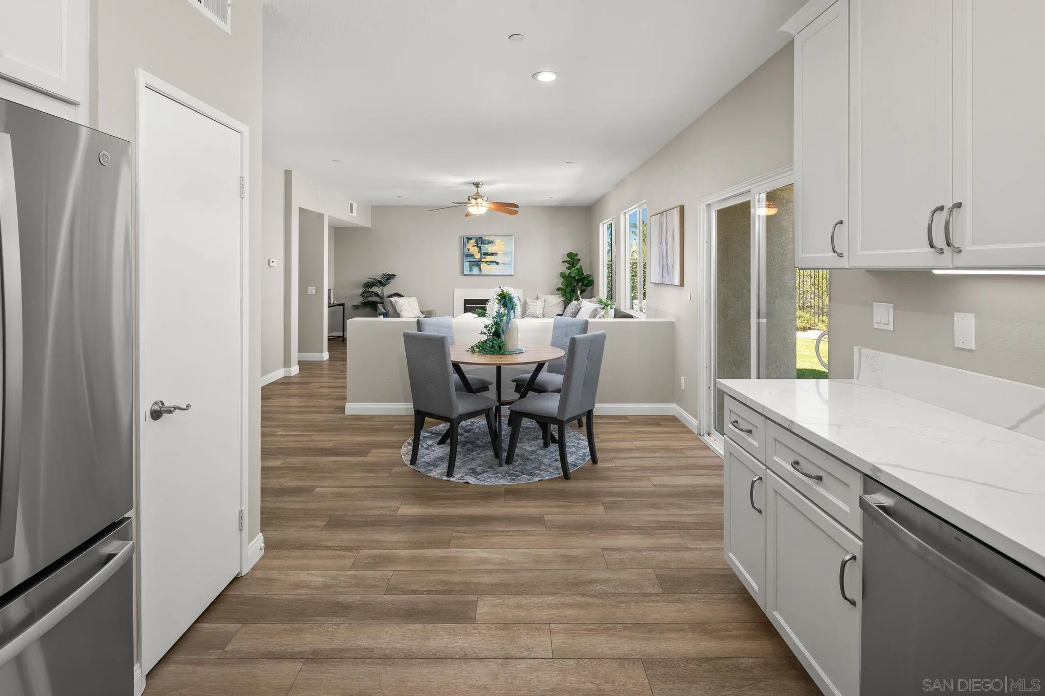 https://cdn.realtyfeed.com/cdn/127/260014196/7edd192daf71e9515c0876b4993c81da.webp