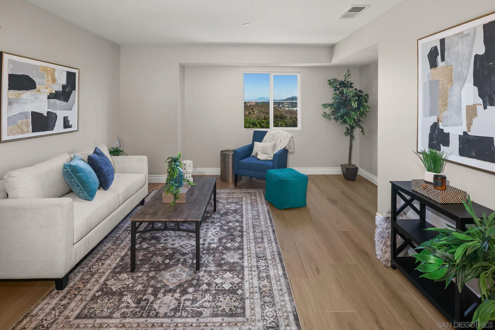 https://cdn.realtyfeed.com/cdn/127/260014196/8c47e7db210bd72b73c7b4c83053081b.webp
