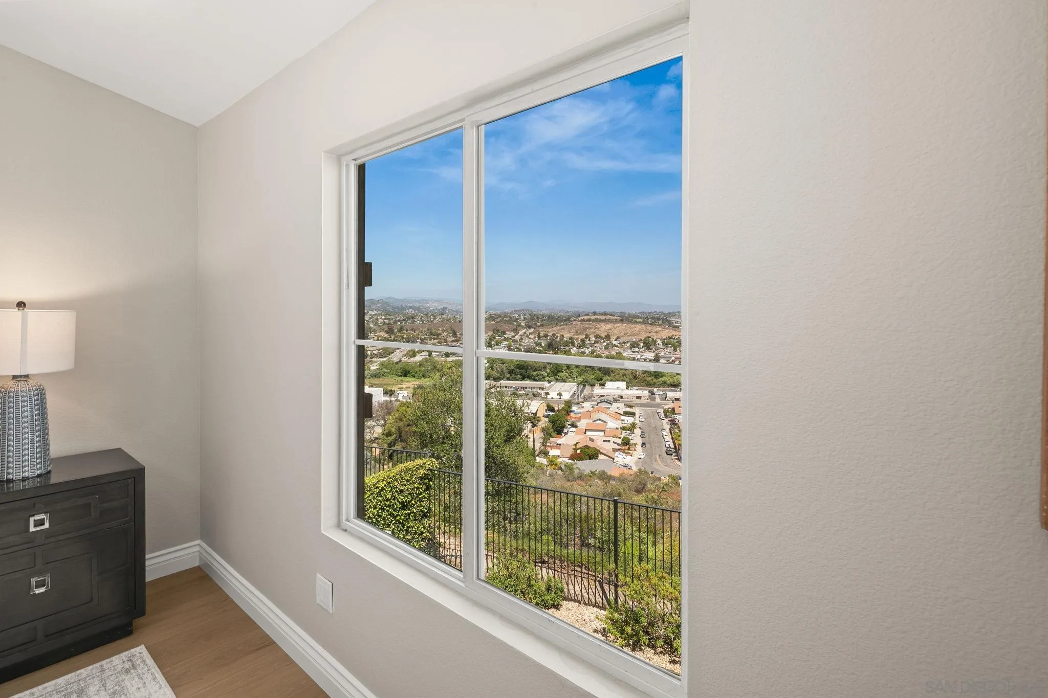 https://cdn.realtyfeed.com/cdn/127/260014196/94e063afd541fcedc74420793a07b02f.webp