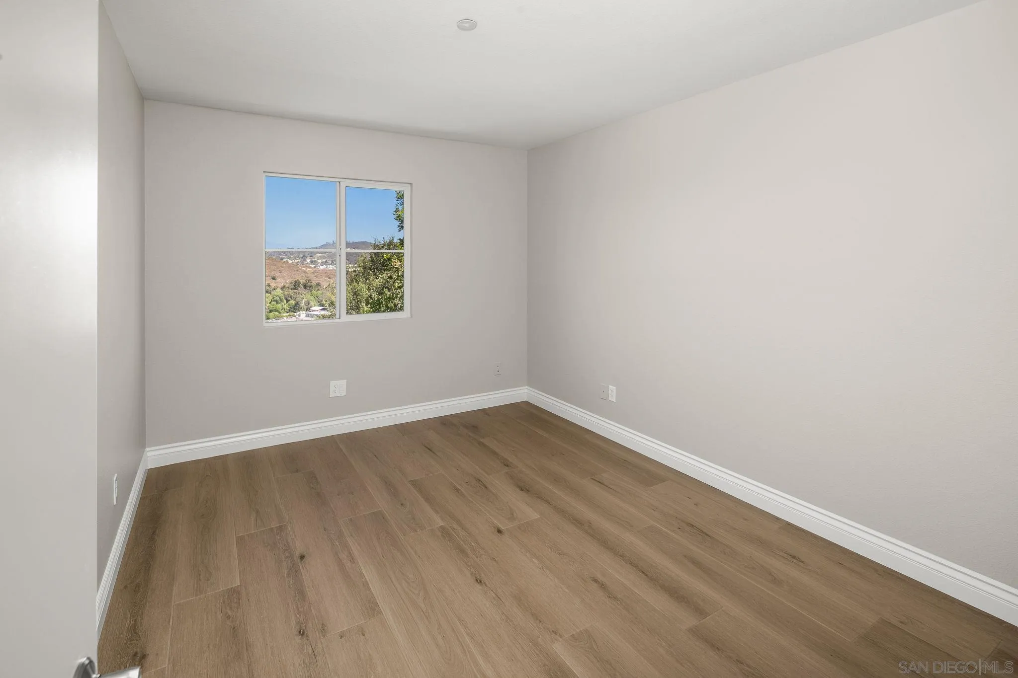 https://cdn.realtyfeed.com/cdn/127/260014196/95a53d45b44f4cb9ba7a1c9acb29d976.webp