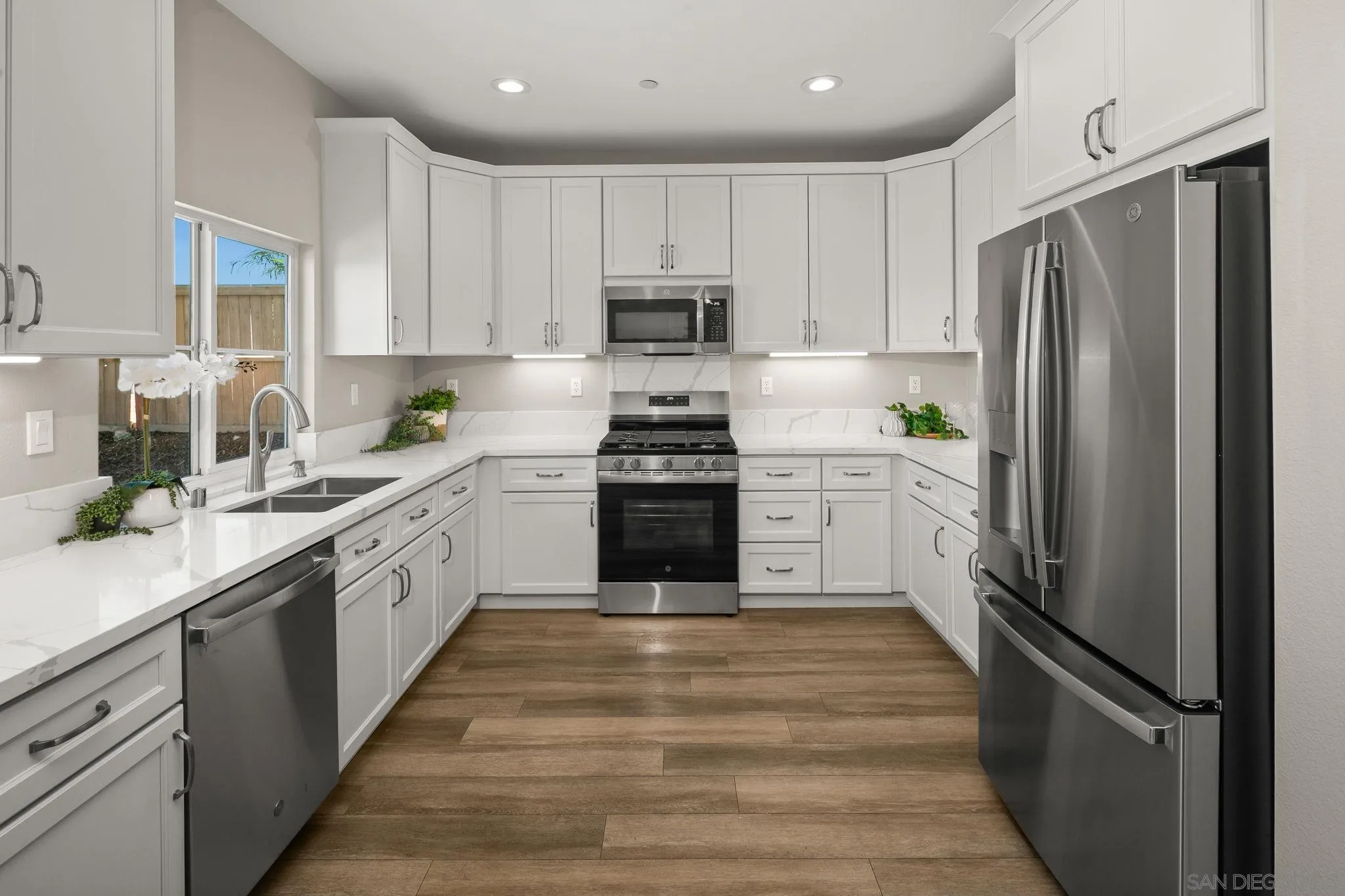 https://cdn.realtyfeed.com/cdn/127/260014196/b63bdca329d88e1b6533f7f38db87779.webp