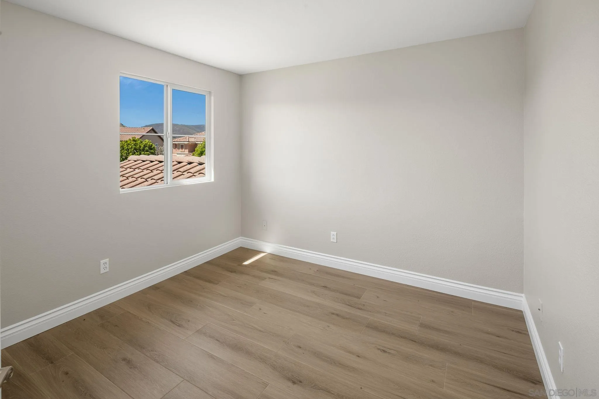https://cdn.realtyfeed.com/cdn/127/260014196/d99afd7d8e4fd2ecd00fa62f079e2123.webp