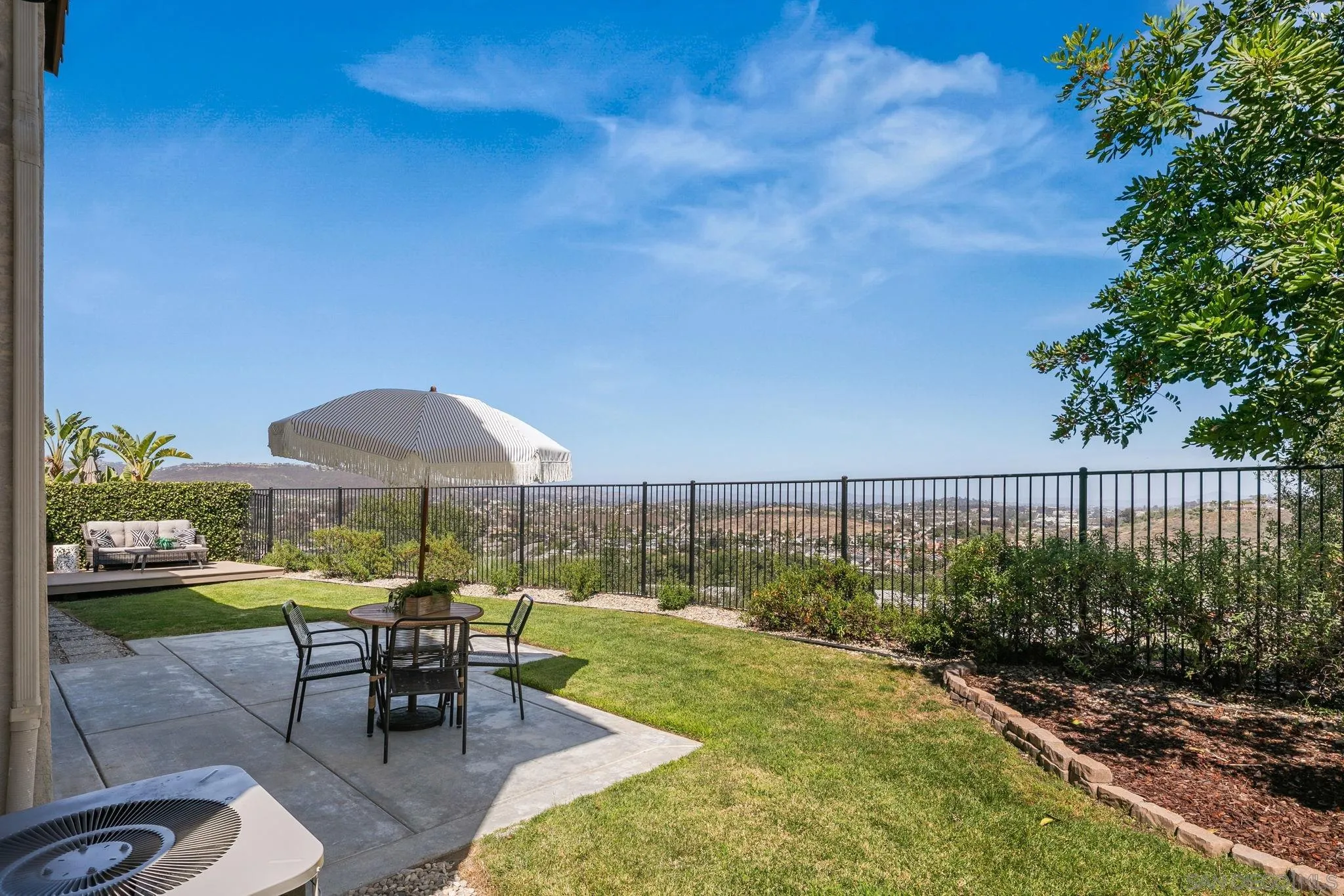 https://cdn.realtyfeed.com/cdn/127/260014196/f54b2d39040543a21ee80af78198ed42.webp