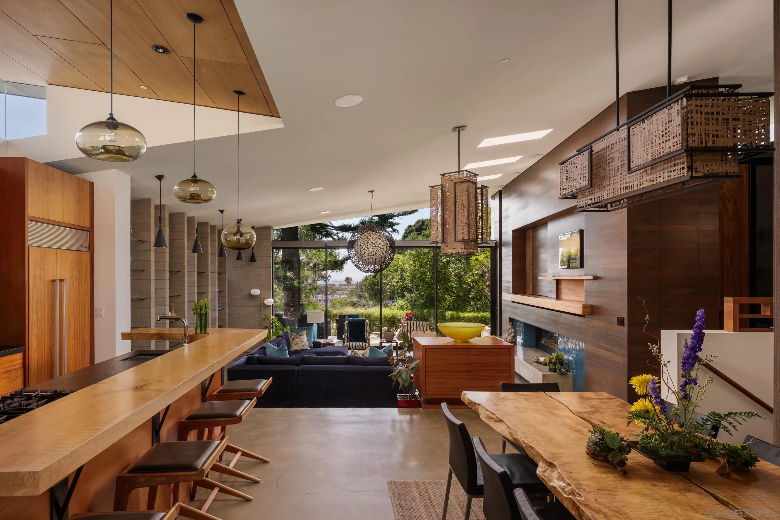 https://cdn.realtyfeed.com/cdn/127/260014197/075cc2b950c6598f8c7ad863a8a62a8f.webp