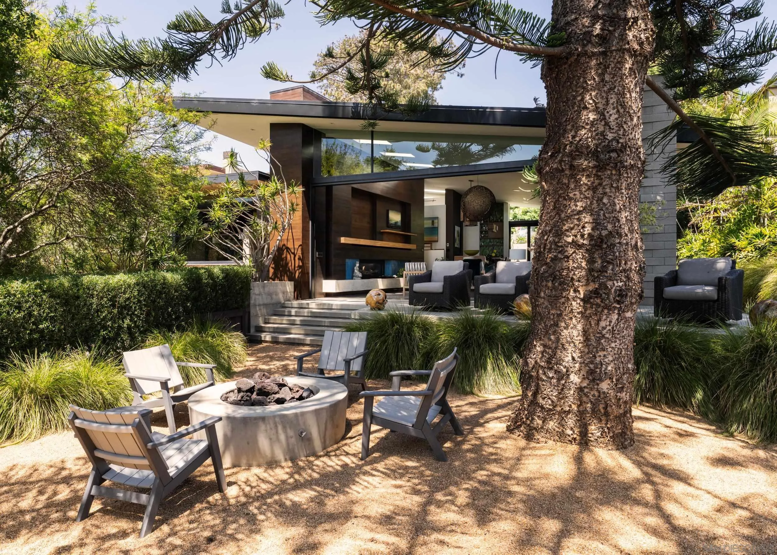 https://cdn.realtyfeed.com/cdn/127/260014197/195d53e5267e2b0485e5c8646dc56c42.webp